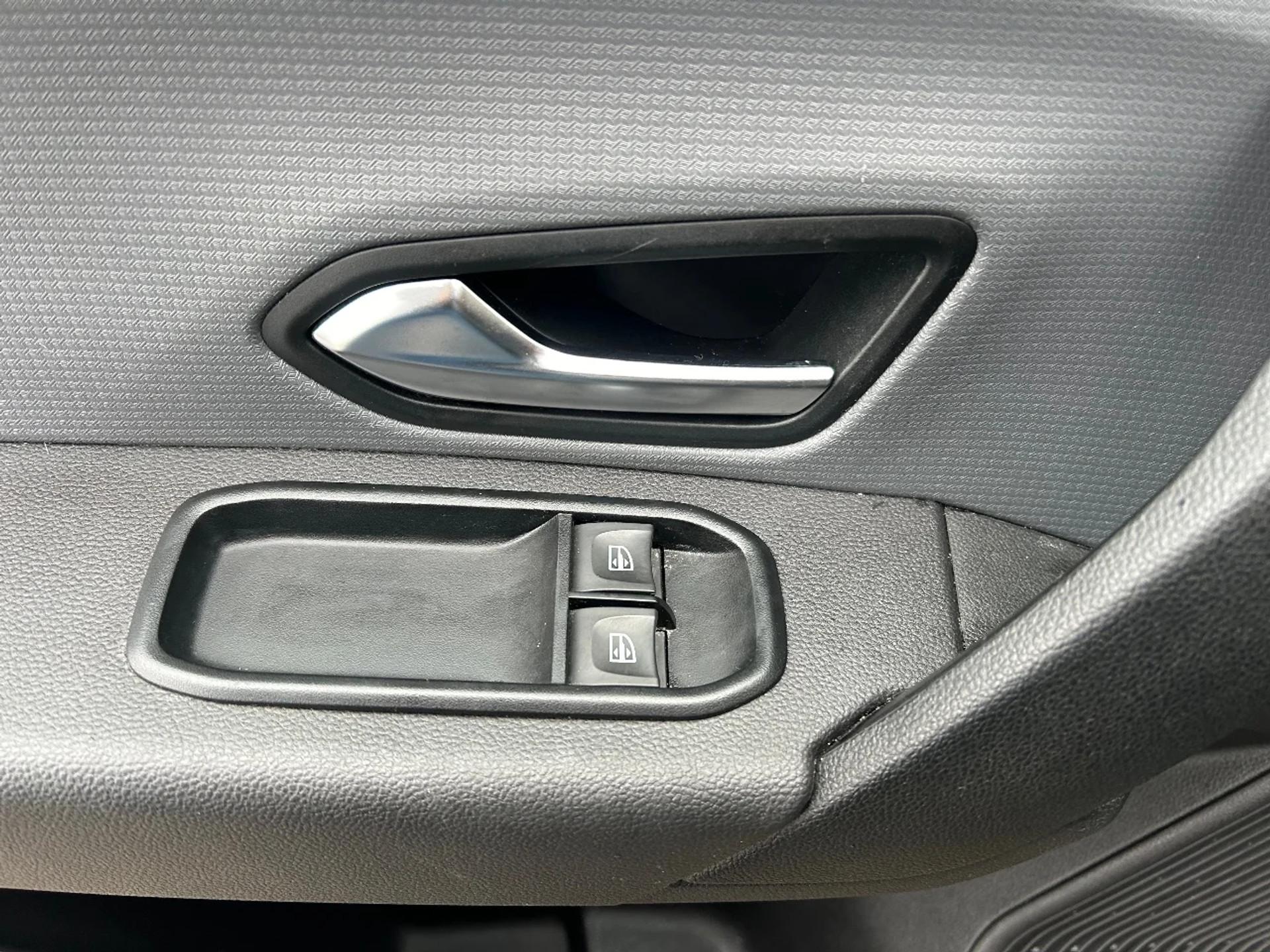 Foto 11 van Renault 1.5DCI Airco Navi Cruisecontrol Trekhaak 34.000KM