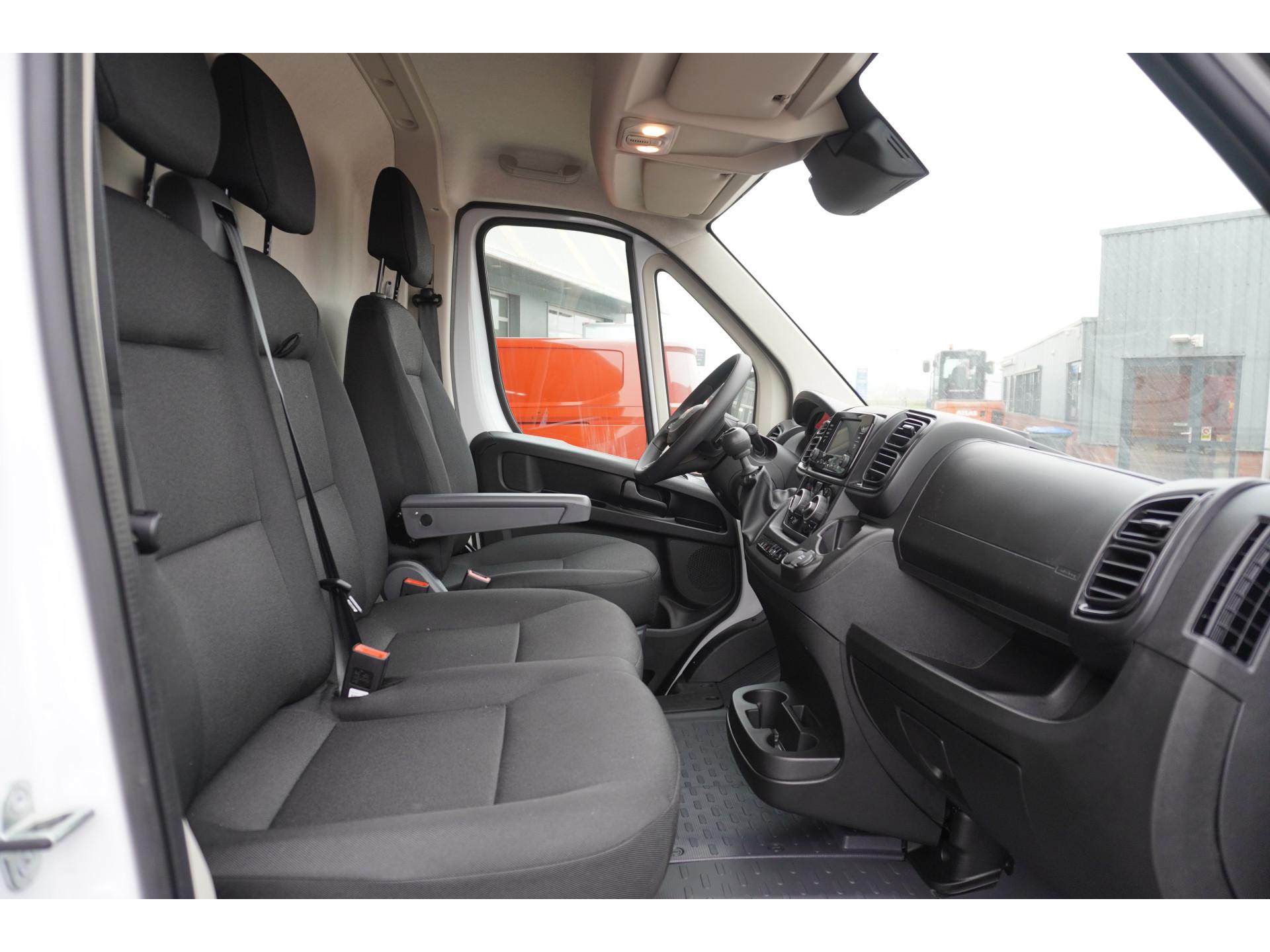 Foto 12 van Fiat 2.2 MultiJet 140PK S&S L4H2 3.5t Betimmering