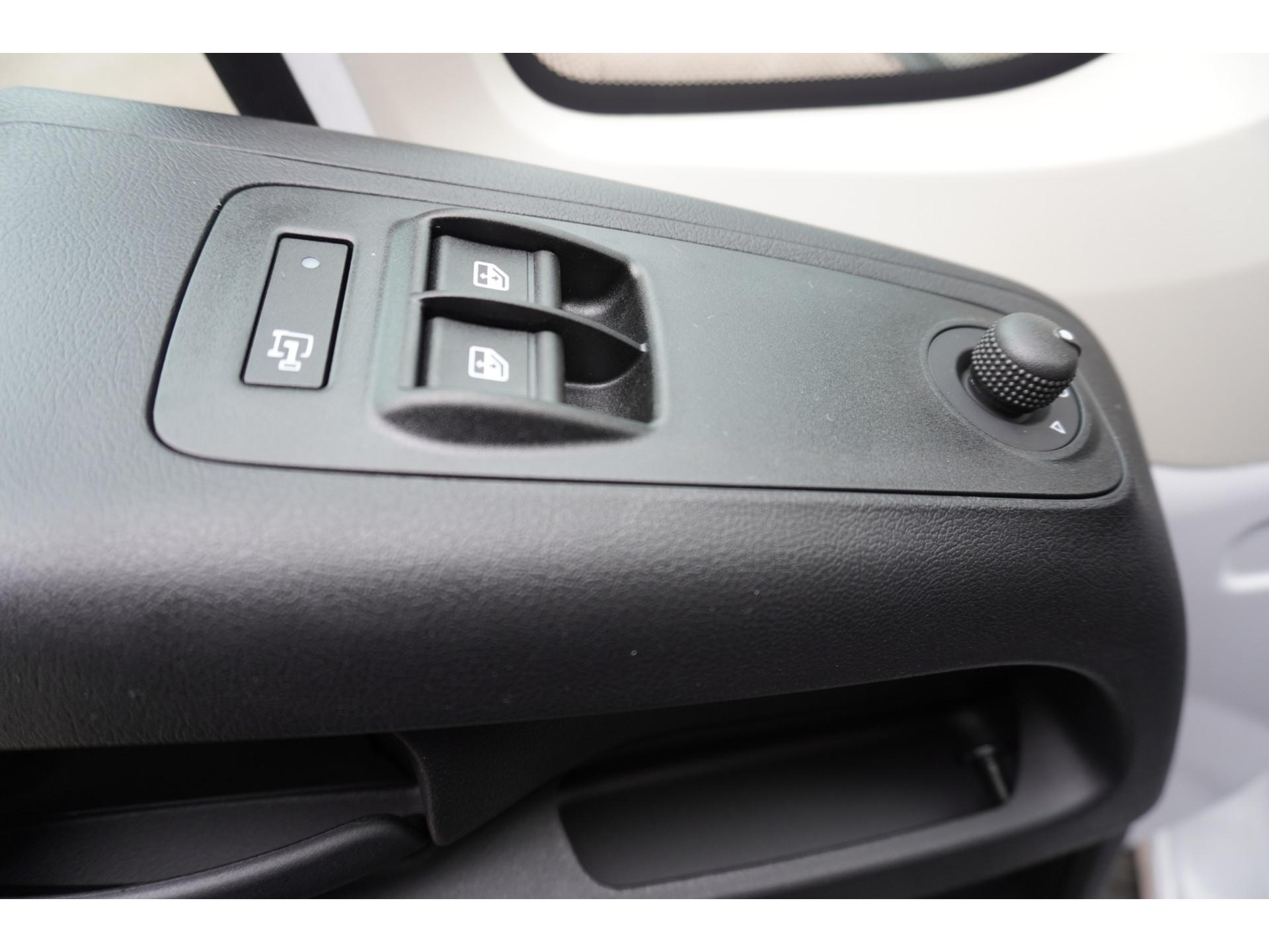 Foto 20 van Fiat 2.2 MultiJet 140PK S&S L4H2 3.5t Betimmering