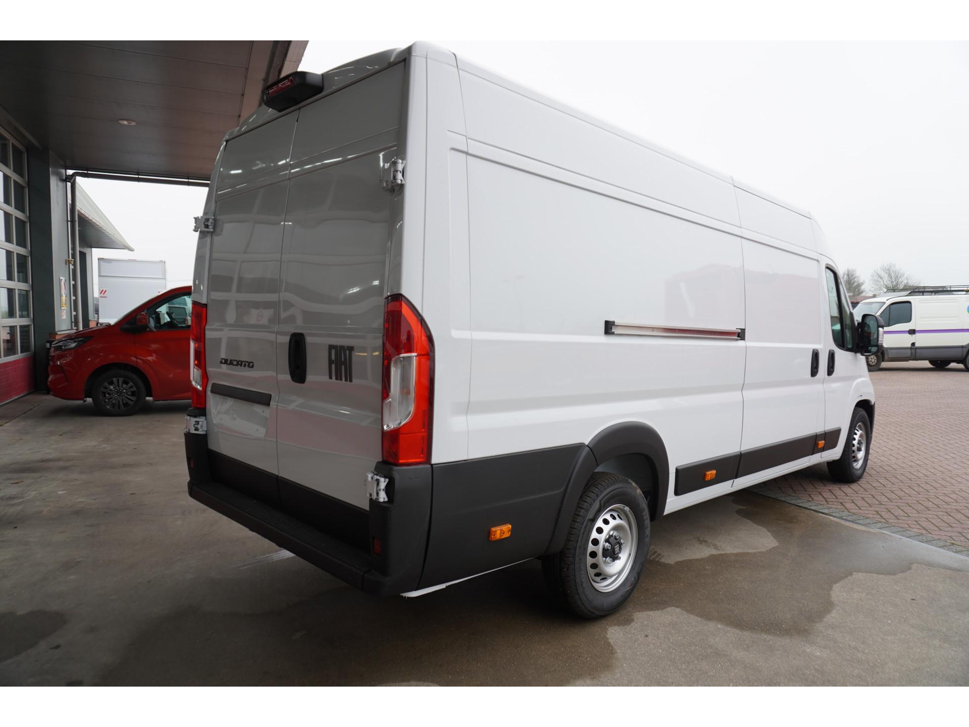 Foto 4 van Fiat 2.2 MultiJet 140PK S&S L4H2 3.5t Betimmering