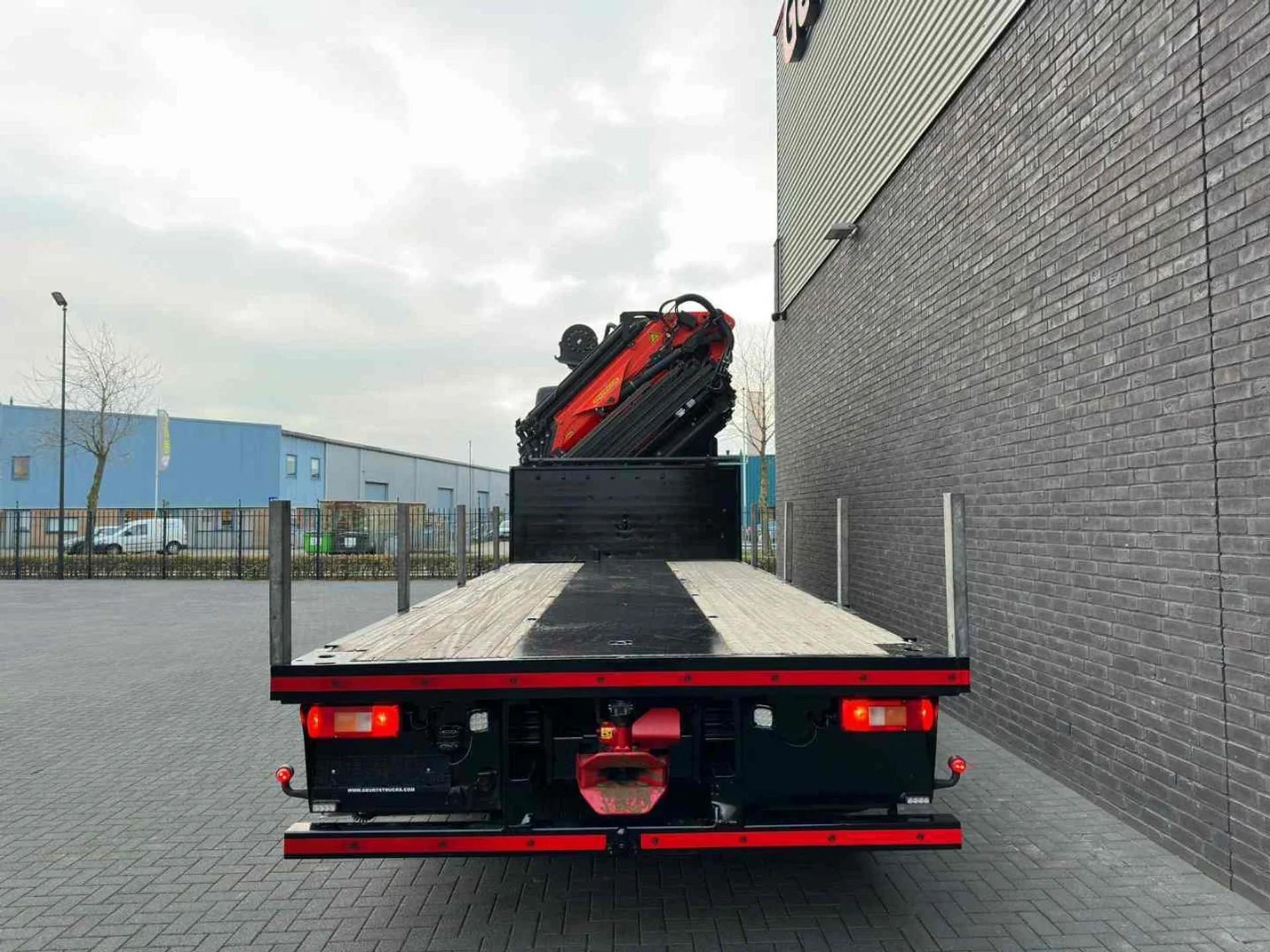 Foto 16 van Volvo FH 500 8X2 + PALFINGER PK 110002-SH G + JIB PJ 125 E KRAAN/KRAN/CRANE/GRUA