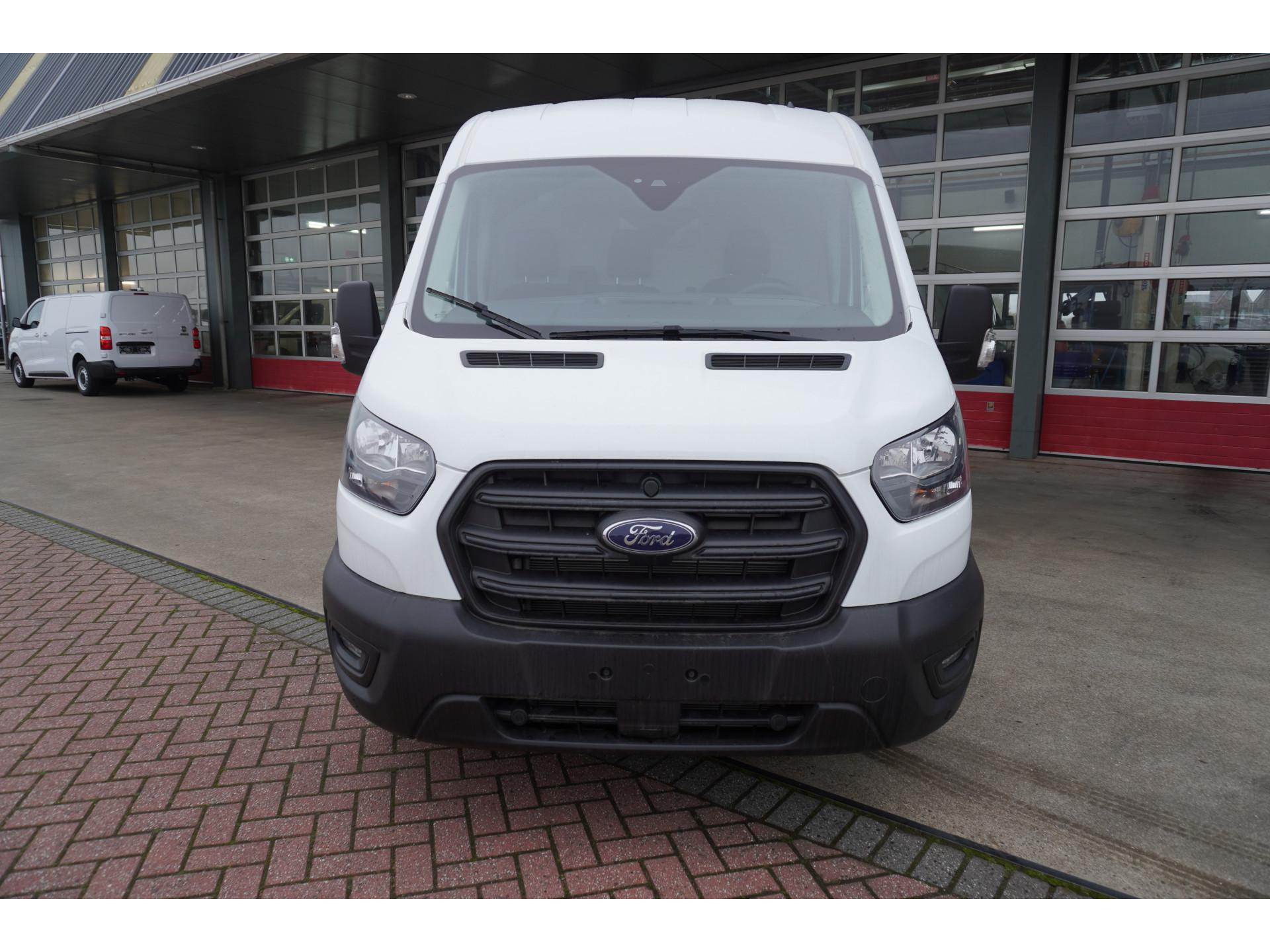 Foto 10 van Ford 350L 2.0 TDCI 165PK L3H2 Trend RWD Automaat