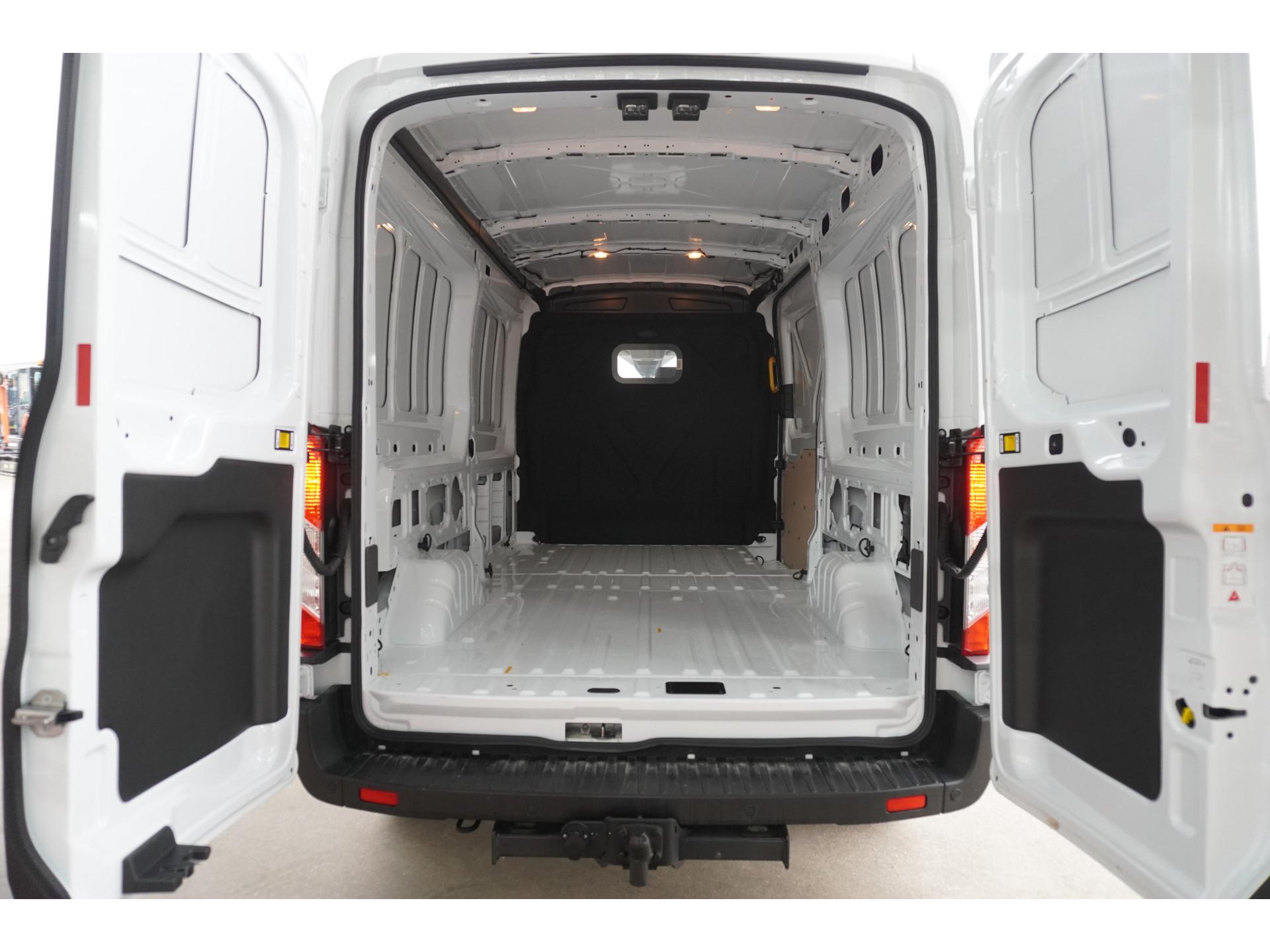 Foto 11 van Ford 350L 2.0 TDCI 165PK L3H2 Trend RWD Automaat