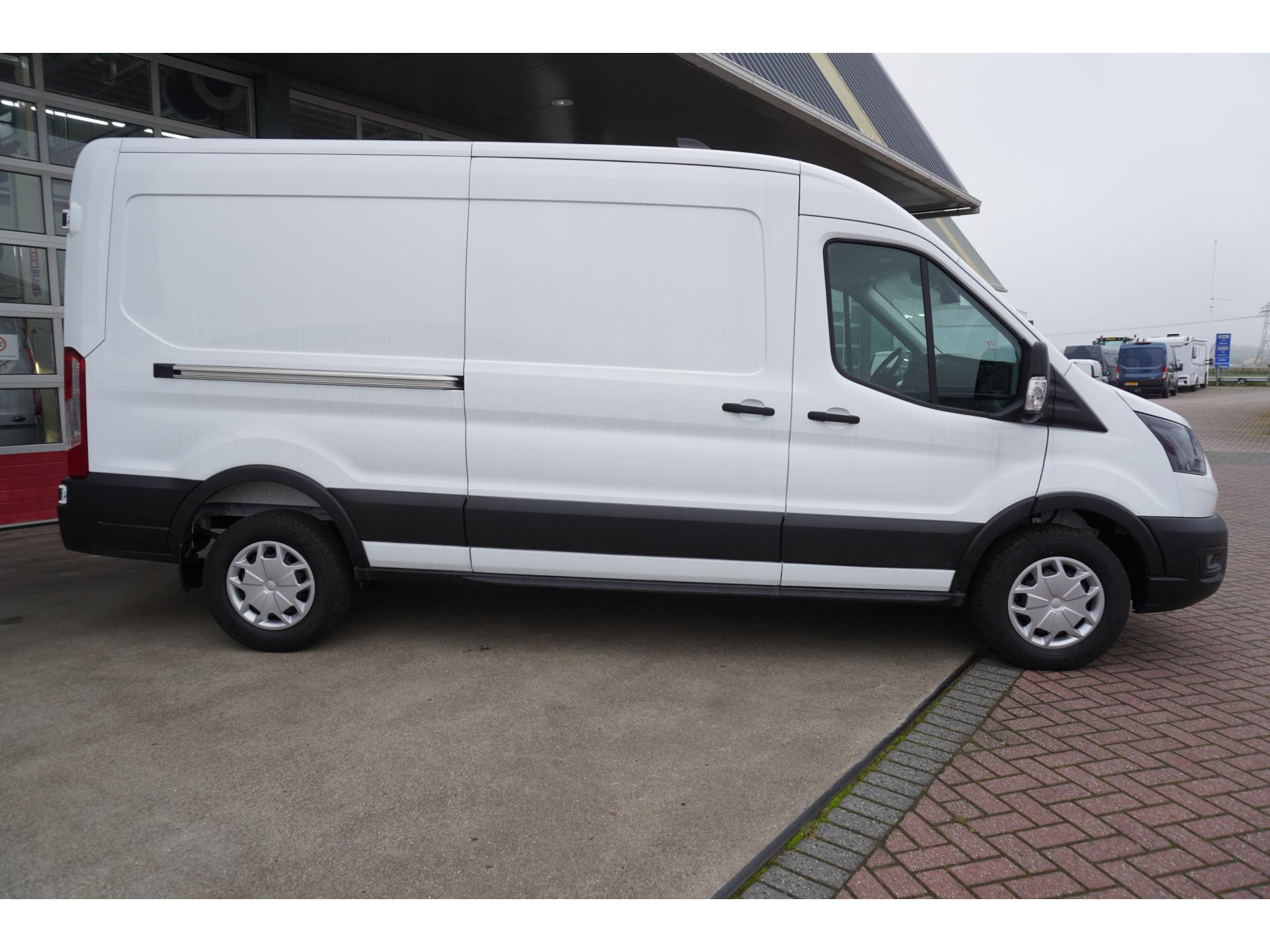 Foto 3 van Ford 350L 2.0 TDCI 165PK L3H2 Trend RWD Automaat