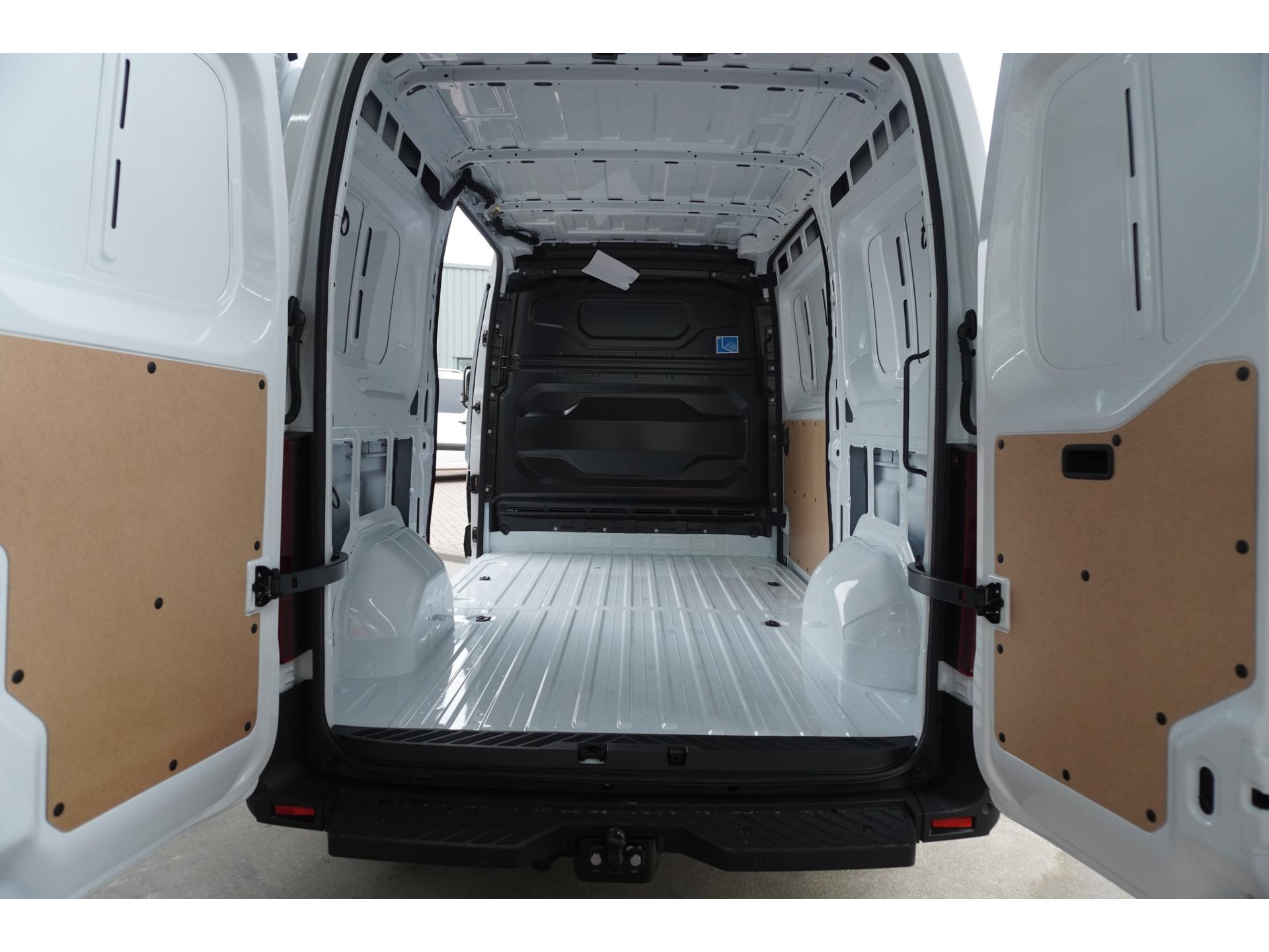 Foto 13 van Renault T35 2.0 dCi 170PK L2H2 Extra Schuifdeur L / R