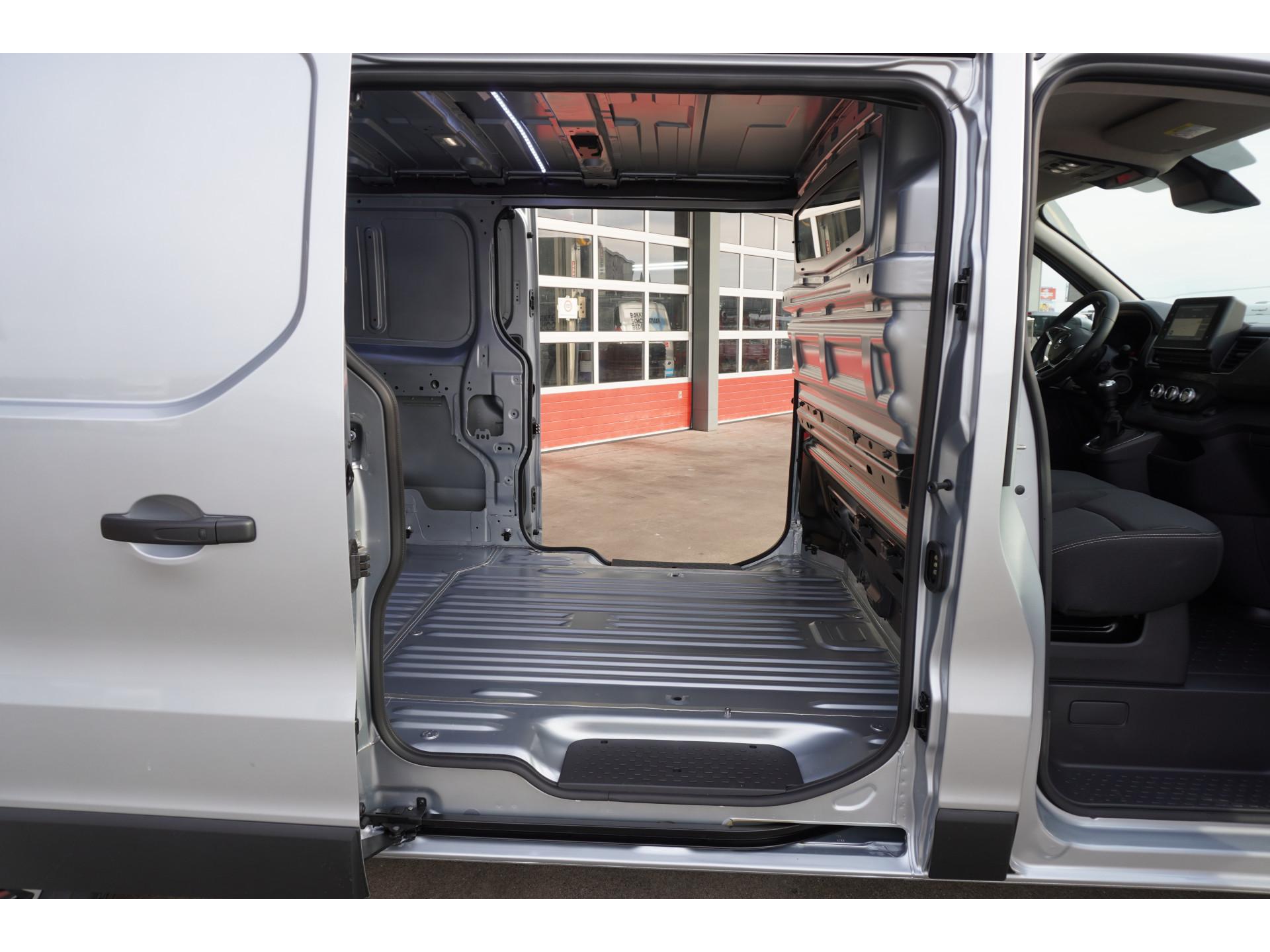 Foto 16 van Renault Trafic 2.0 dCi 150PK T30 L2H1 Luxe Schuifdeur L/R