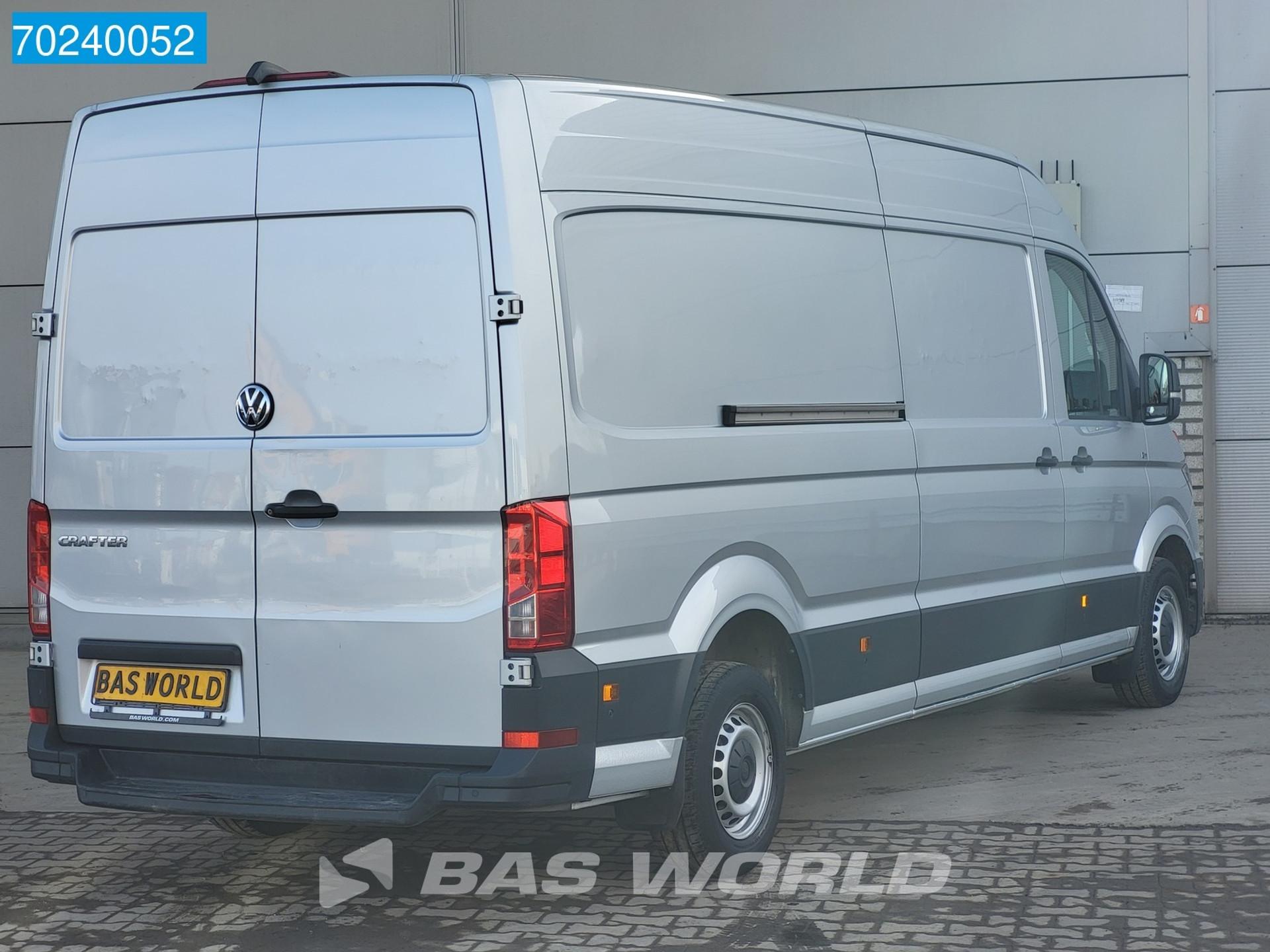 Foto 5 van Volkswagen Crafter 140pk Automaat L4H3 Groot scherm Camera Airco L3H2 14m3 Airco