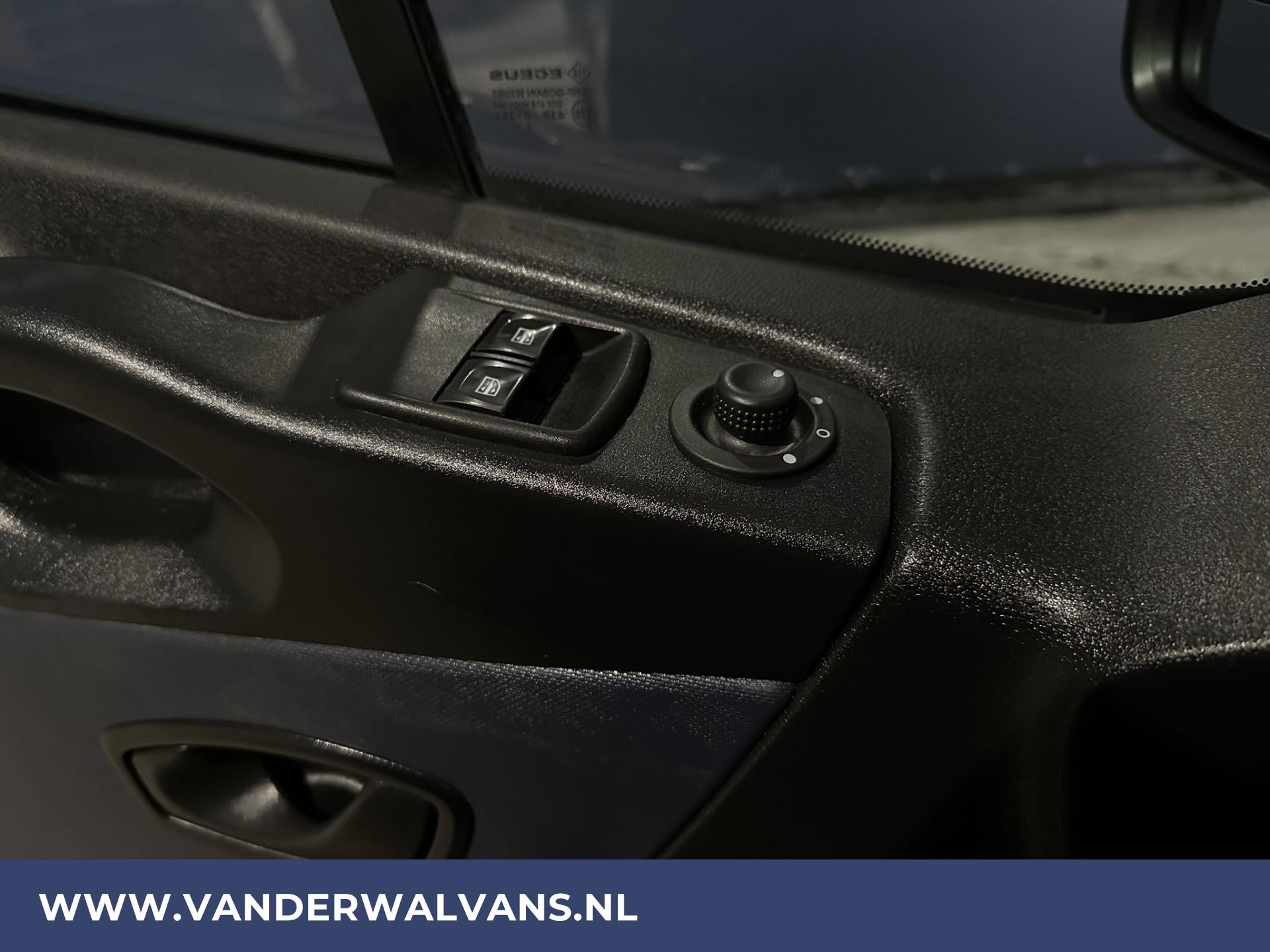 Foto 18 van Opel Vivaro 1.6 CDTI 125pk L2H1 Euro6 Airco | Navigatie | Trekhaak | Cruisecontrol