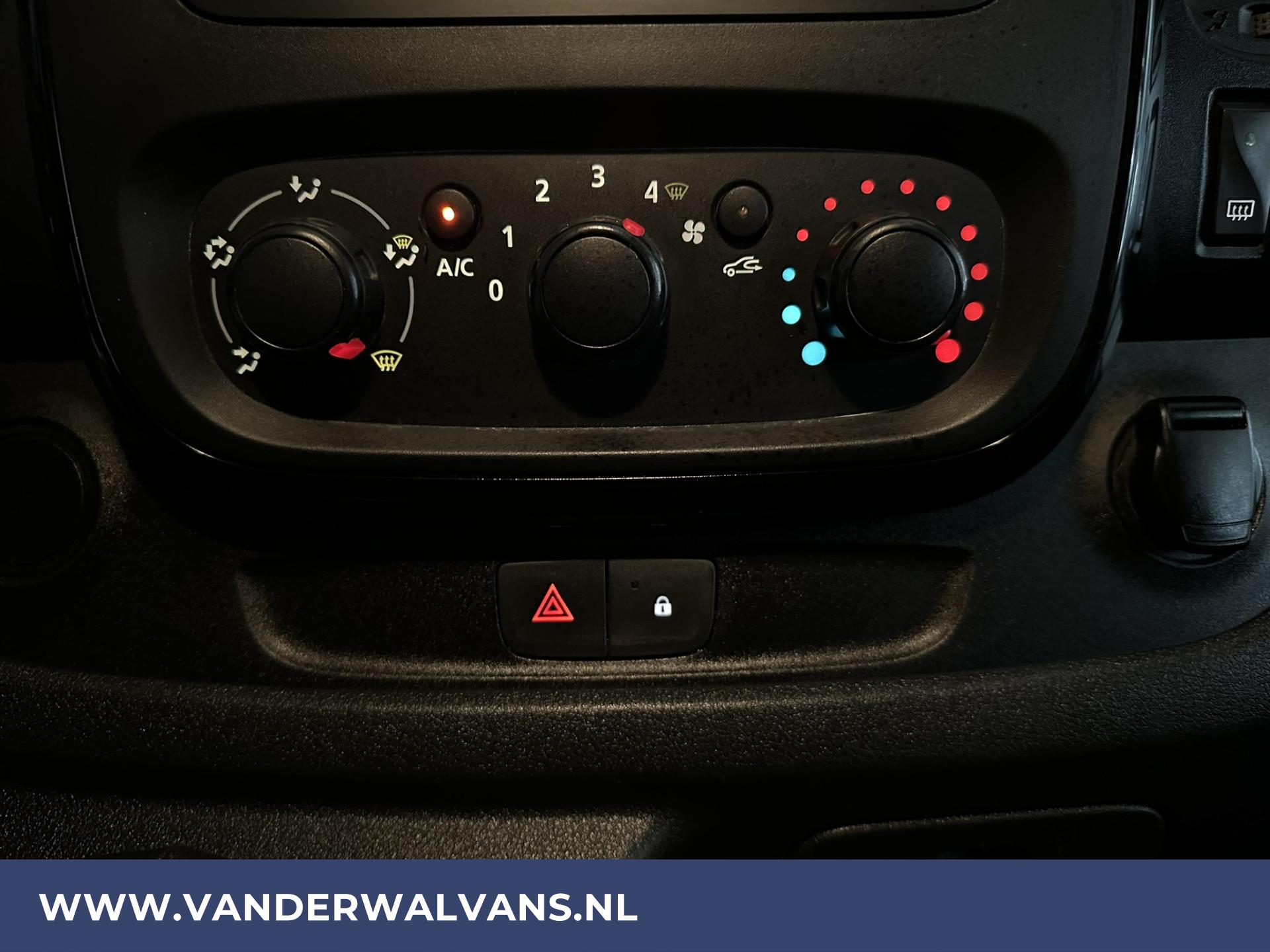 Foto 8 van Opel Vivaro 1.6 CDTI 125pk L2H1 Euro6 Airco | Navigatie | Trekhaak | Cruisecontrol