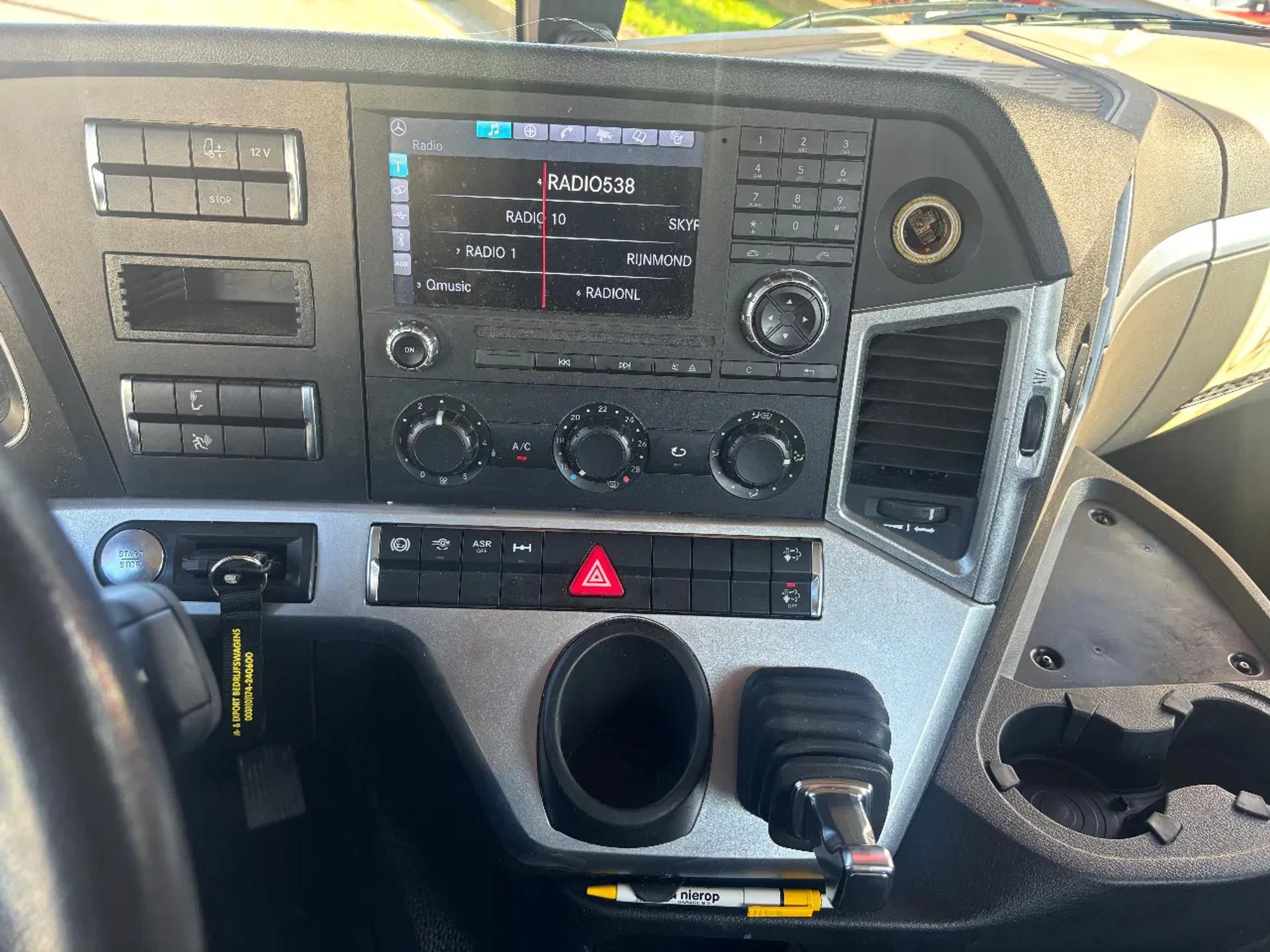 Foto 16 van Mercedes-Benz Actros 1842 LS 2012 415.000KM Xenon Nederlandse Truck