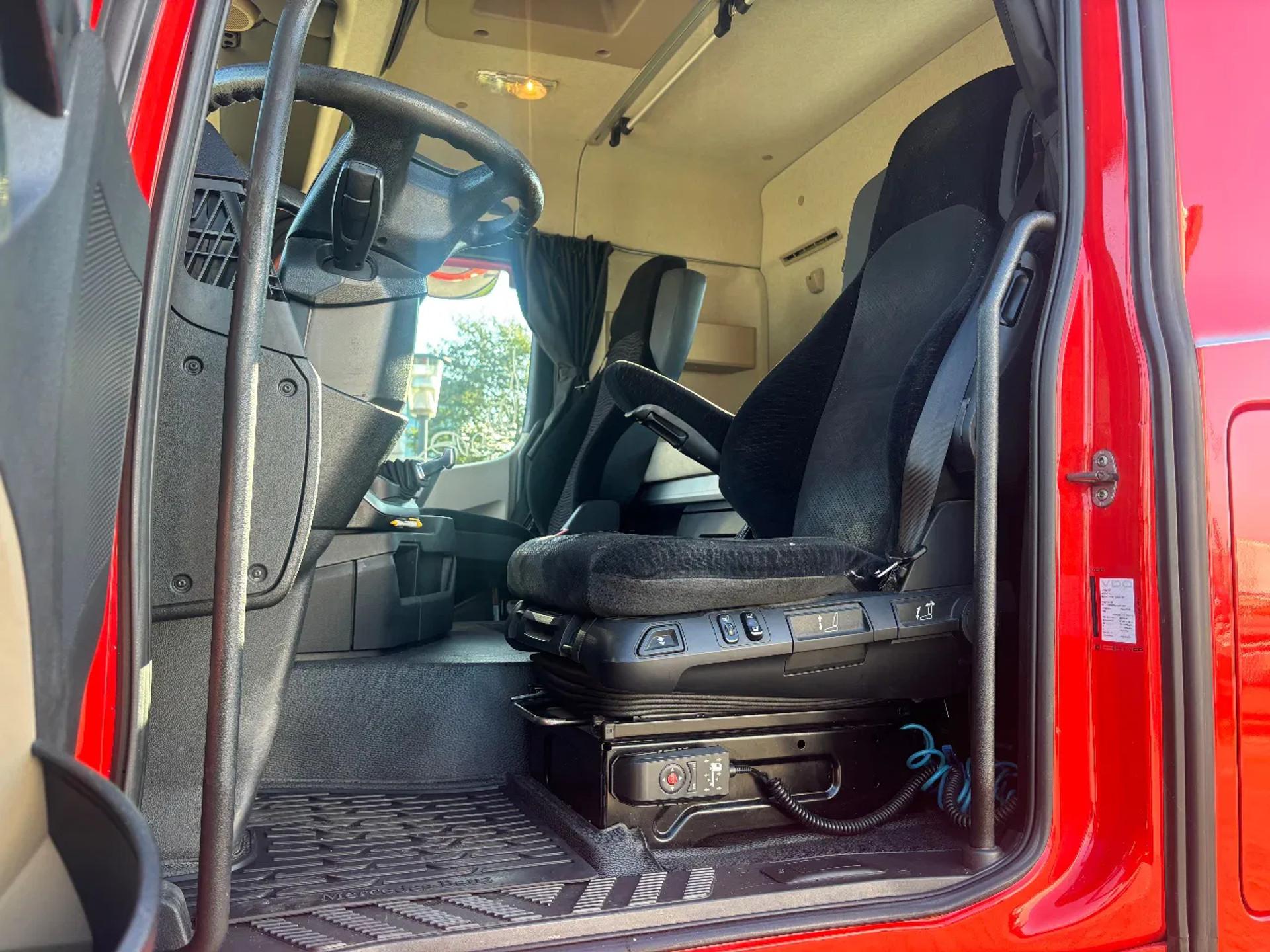 Foto 34 van Mercedes-Benz Actros 1842 LS 2012 415.000KM Xenon Nederlandse Truck