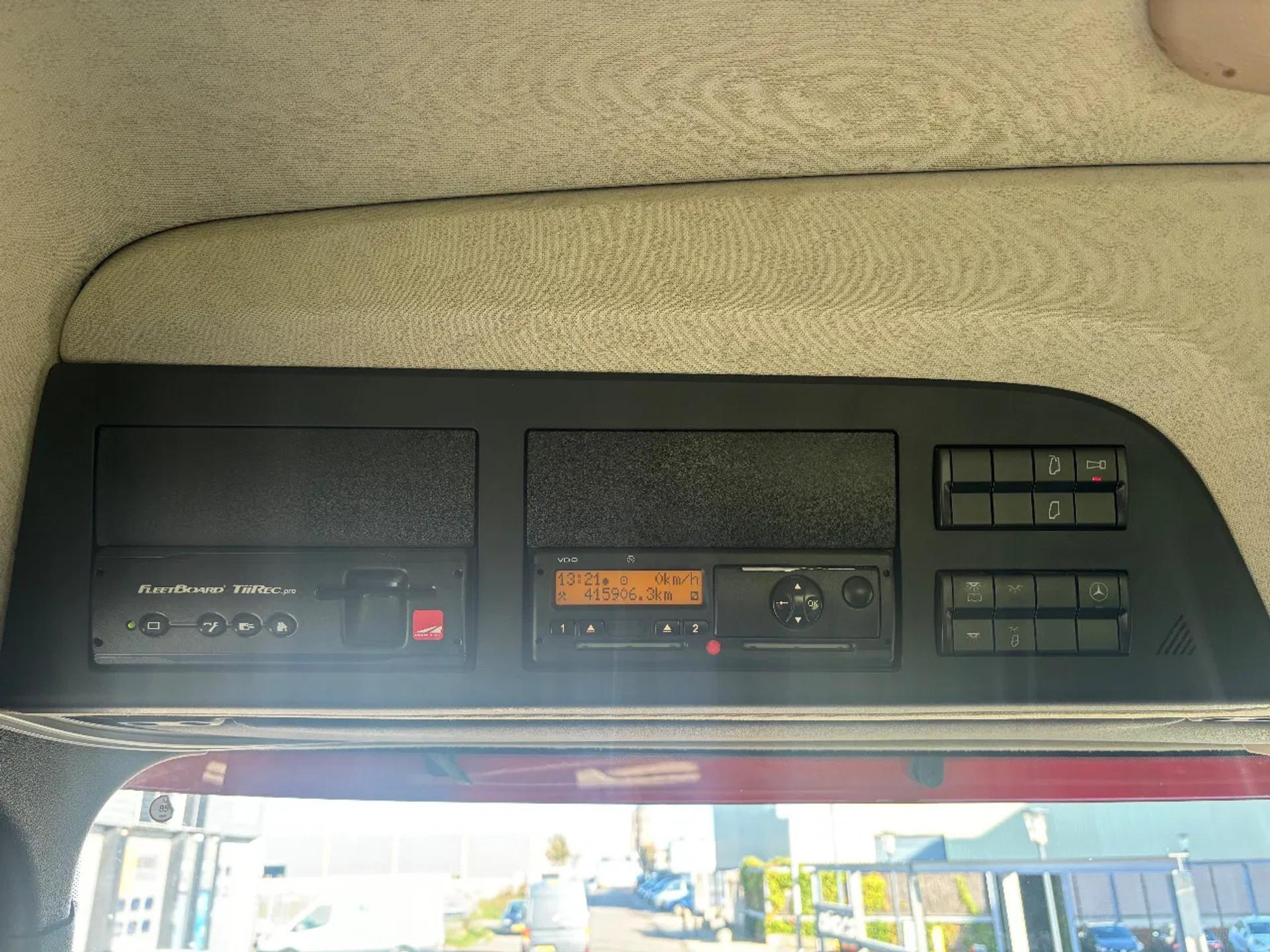 Foto 41 van Mercedes-Benz Actros 1842 LS 2012 415.000KM Xenon Nederlandse Truck