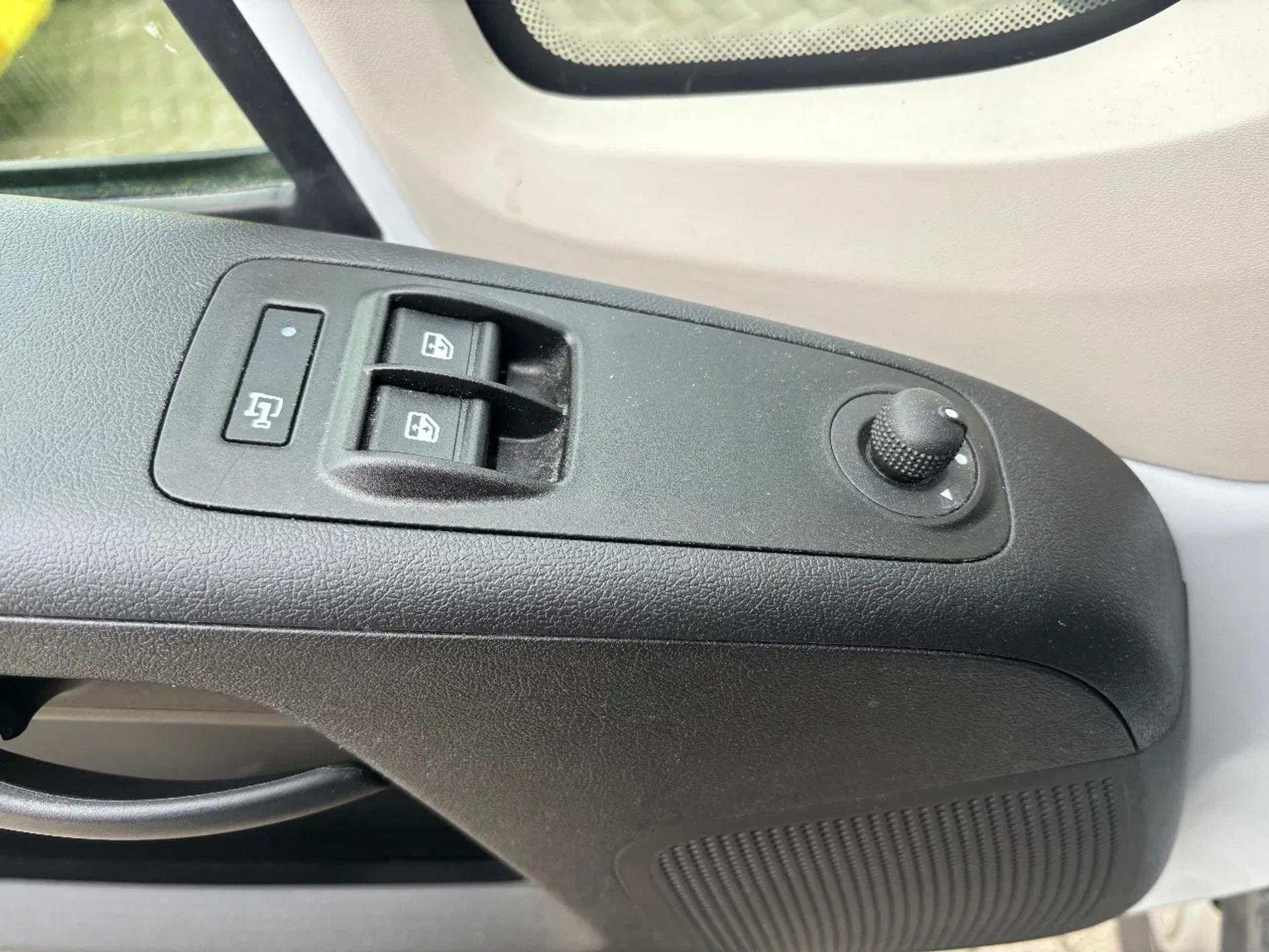 Foto 11 van Opel 2.2CDTI L3H2 165PK Airco Cruisecontrol 45.000KM EURO 6