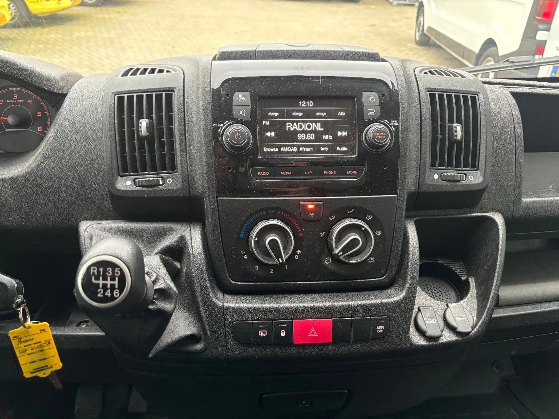 Foto 15 van Opel 2.2CDTI L3H2 165PK Airco Cruisecontrol 45.000KM EURO 6