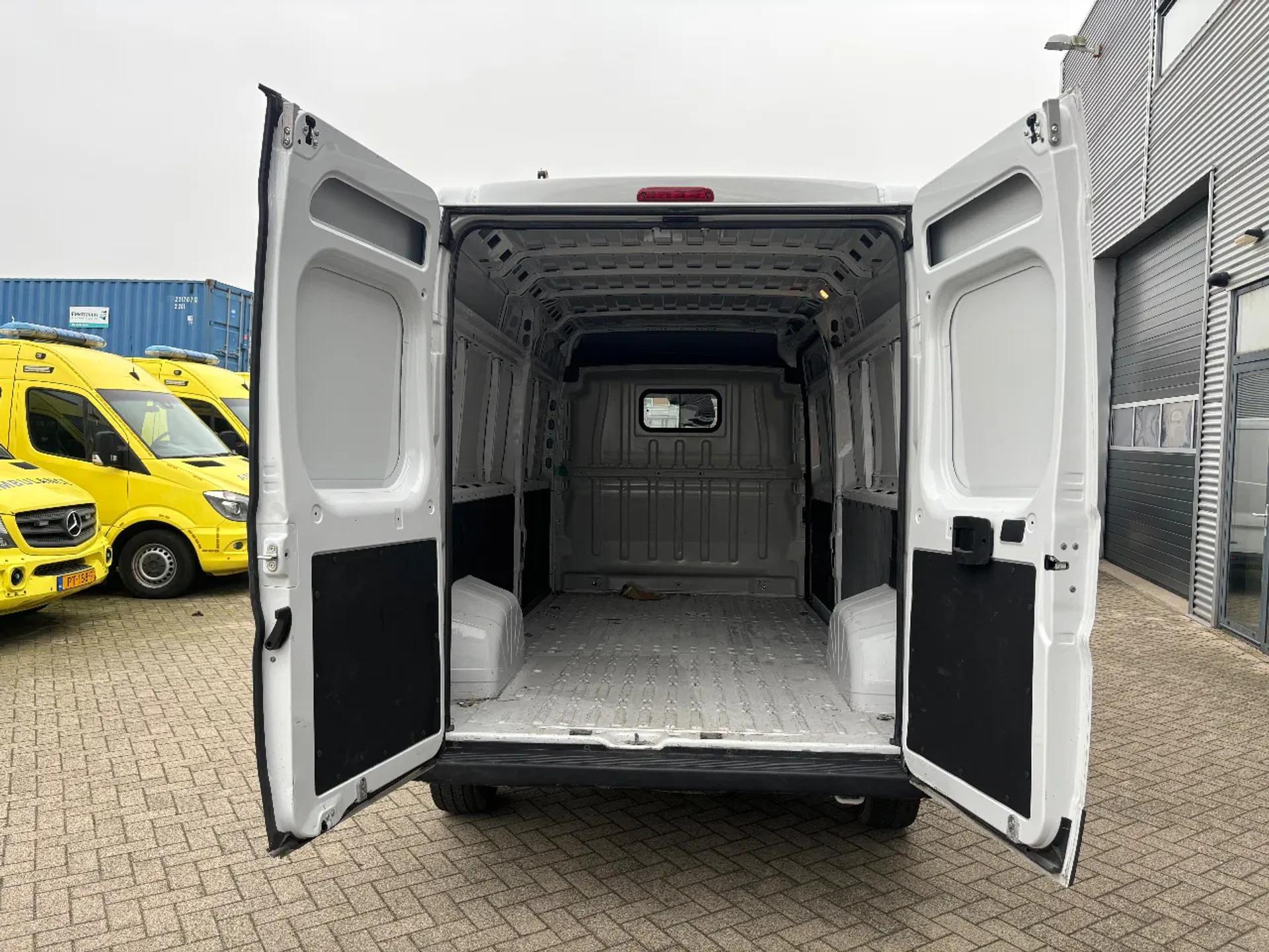 Foto 6 van Opel 2.2CDTI L3H2 165PK Airco Cruisecontrol 45.000KM EURO 6