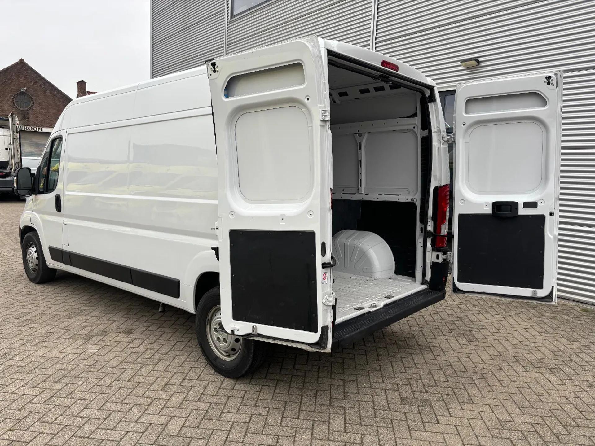 Foto 8 van Opel 2.2CDTI L3H2 165PK Airco Cruisecontrol 45.000KM EURO 6