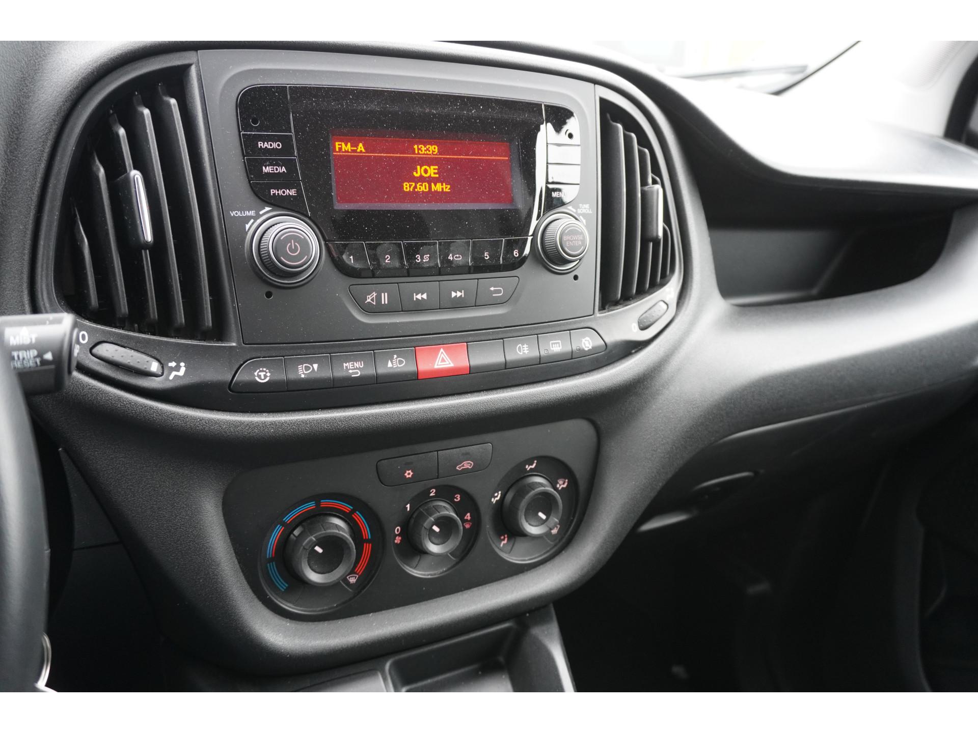 Foto 20 van Fiat Dobló Cargo 1.6 MJ 105PK L1H1 S Trekking