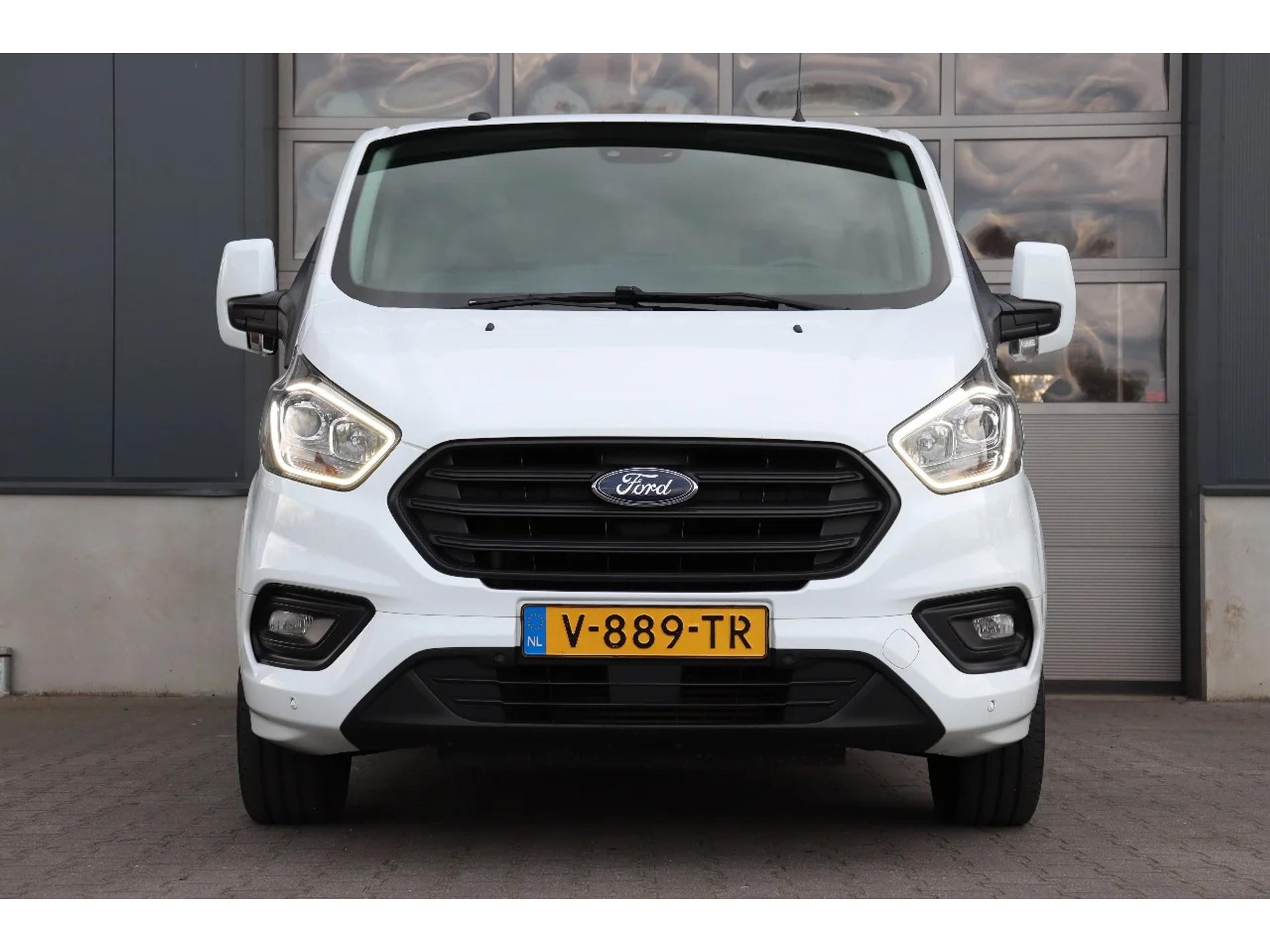 Foto 8 van Ford Transit Custom 2.0 TDCi 130PK L2H1 l Airco l Navi l Trekhaak l Cruise Control