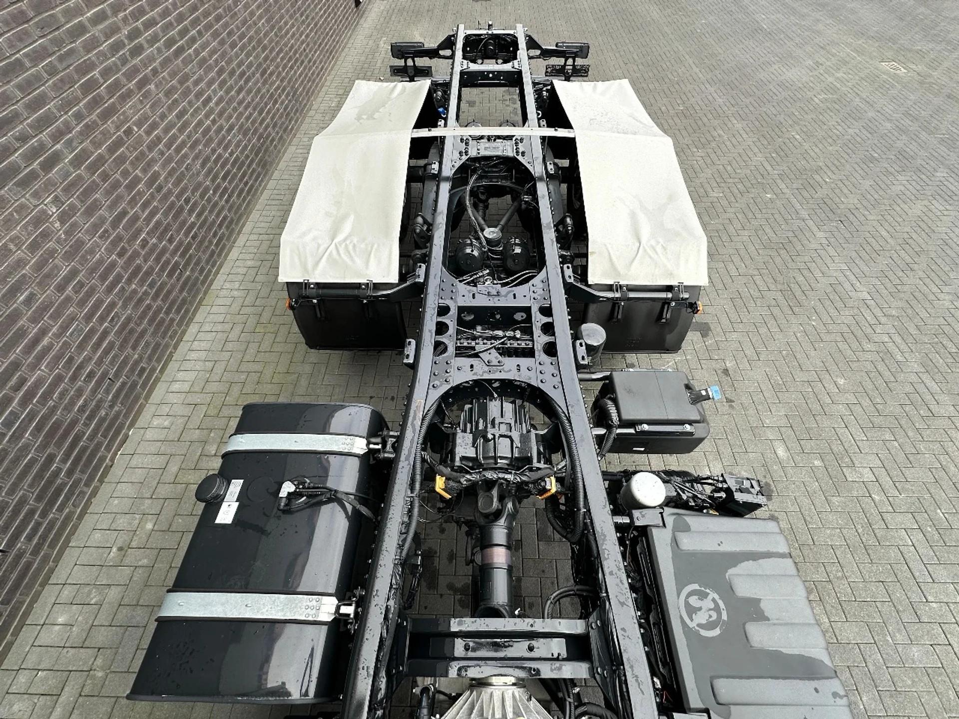 Foto 12 van MAN TGS 33.540 6X6 BB CH HEAVY DUTY CHASSIS CABINE/NIEUW/NEUE/NEW