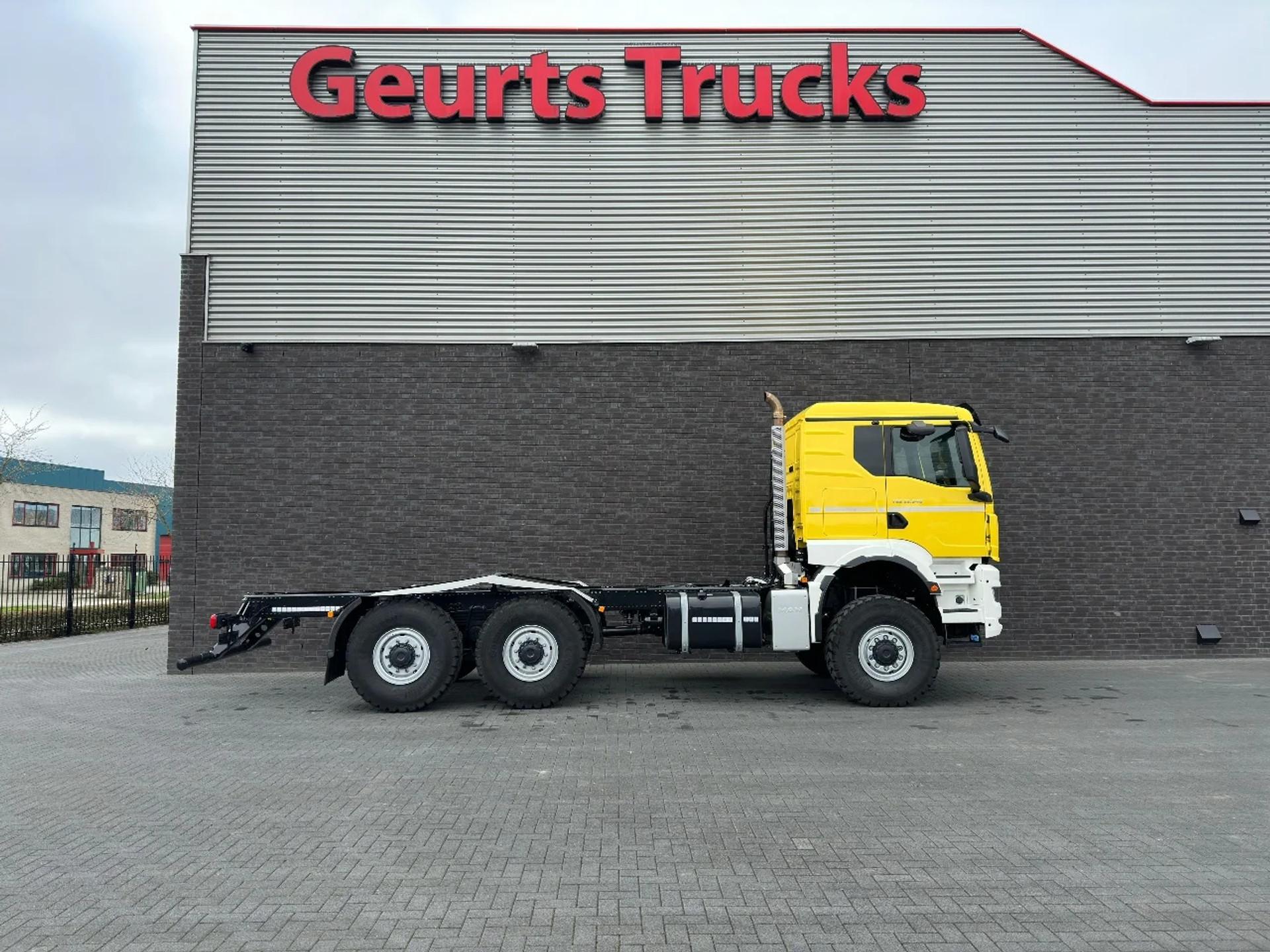 Foto 4 van MAN TGS 33.540 6X6 BB CH HEAVY DUTY CHASSIS CABINE/NIEUW/NEUE/NEW