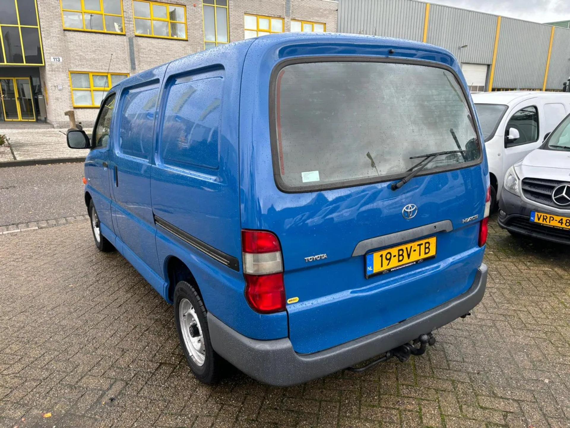 Foto 5 van Toyota 2.5 D-4D L1H1 Airco Trekhaak