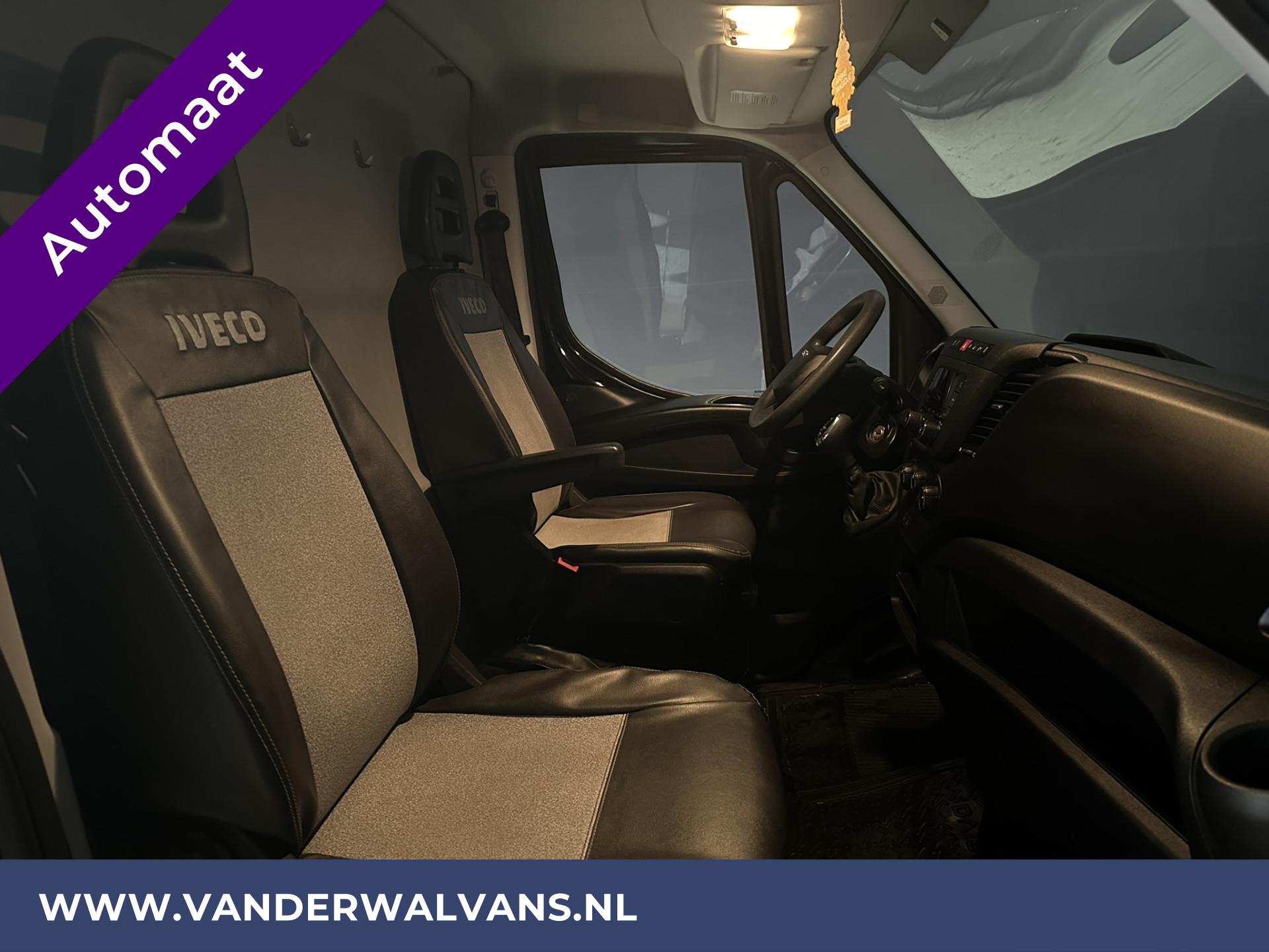 Foto 12 van Iveco Daily 35S14V Automaat L2H2 KORT Euro6 Airco | Imperiaal | Trap | 3500kg Trekhaak | LED