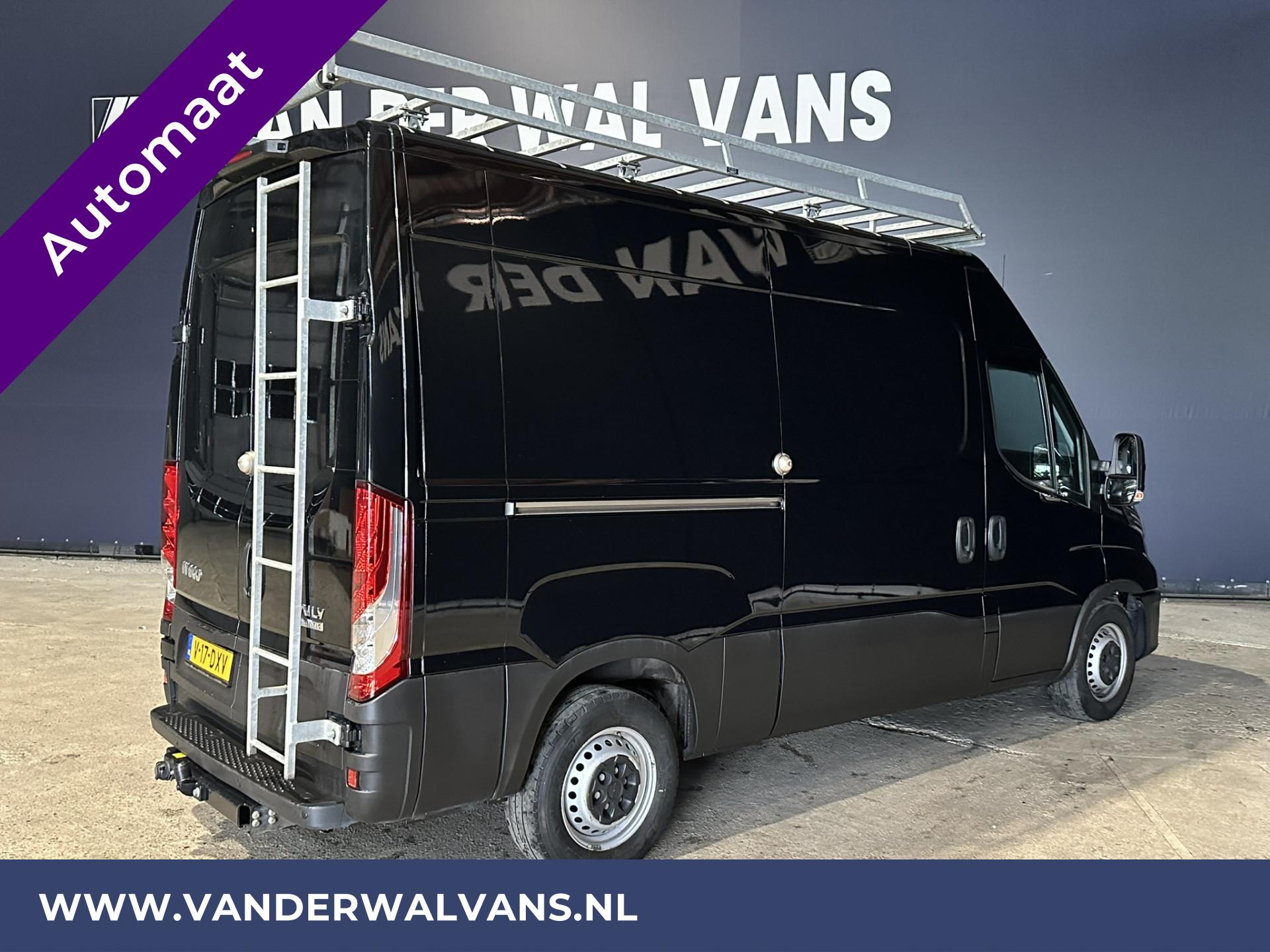 Foto 16 van Iveco Daily 35S14V Automaat L2H2 KORT Euro6 Airco | Imperiaal | Trap | 3500kg Trekhaak | LED