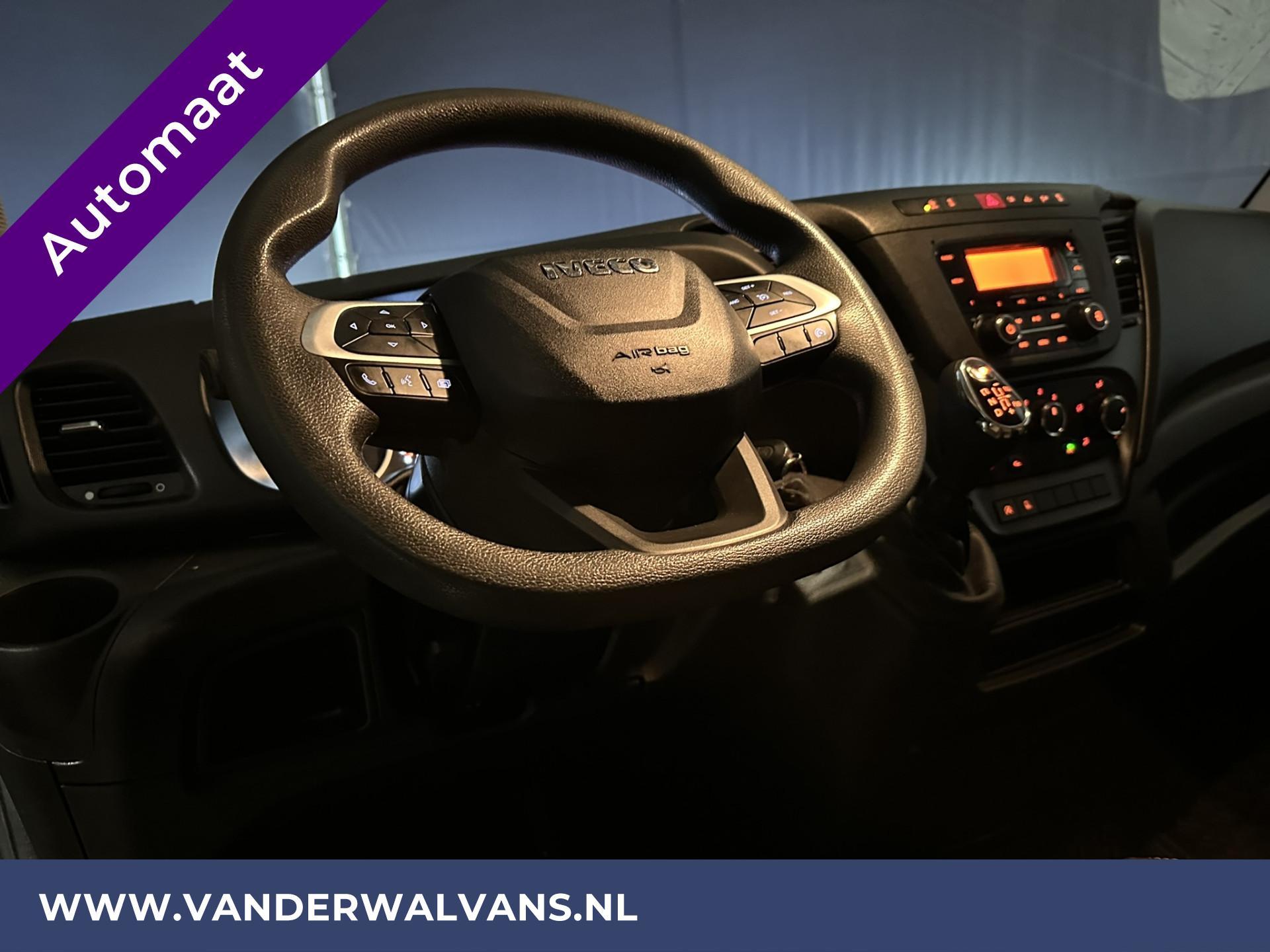 Foto 18 van Iveco Daily 35S14V Automaat L2H2 KORT Euro6 Airco | Imperiaal | Trap | 3500kg Trekhaak | LED