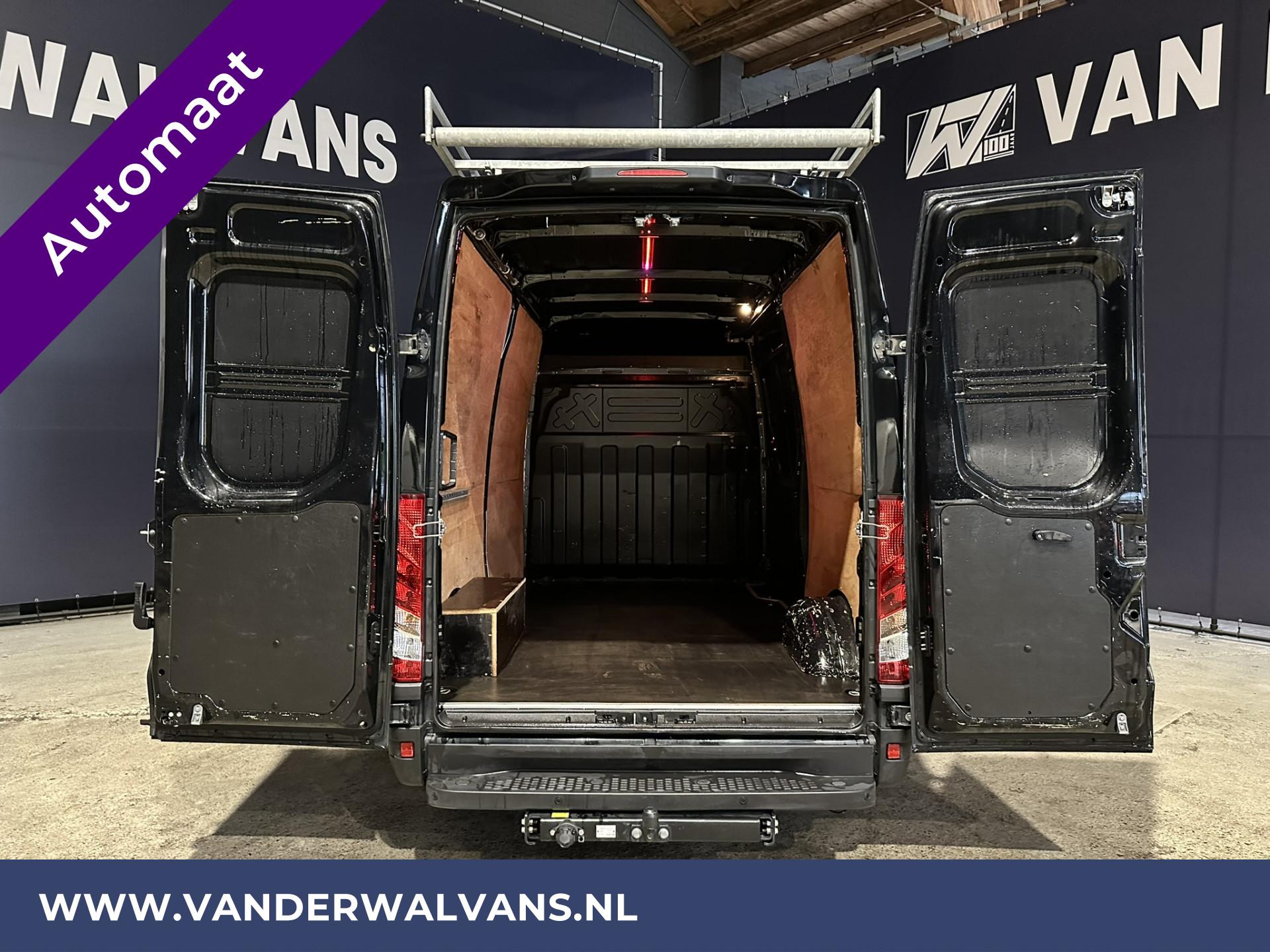 Foto 4 van Iveco Daily 35S14V Automaat L2H2 KORT Euro6 Airco | Imperiaal | Trap | 3500kg Trekhaak | LED