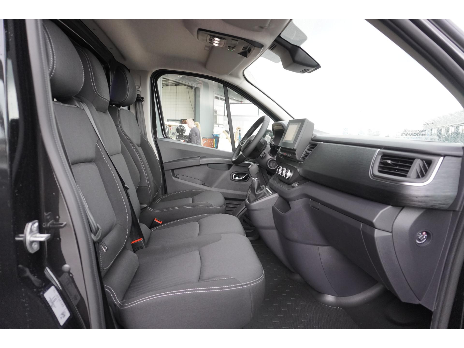Foto 16 van Renault 2.0 dCi 170PK T30 L2H1 Luxe Automaat Schuifdeur L/R