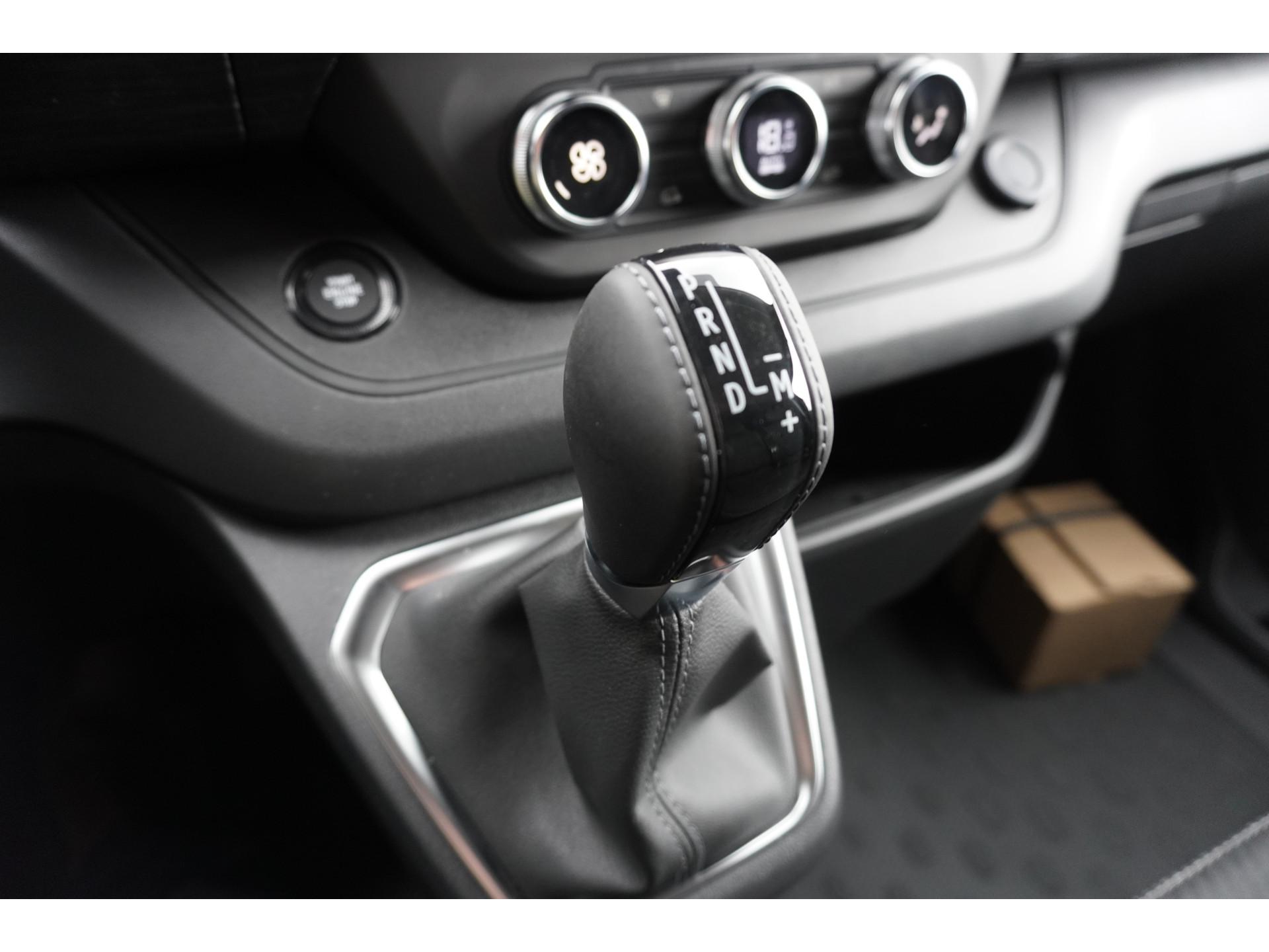 Foto 17 van Renault 2.0 dCi 170PK T30 L2H1 Luxe Automaat Schuifdeur L/R