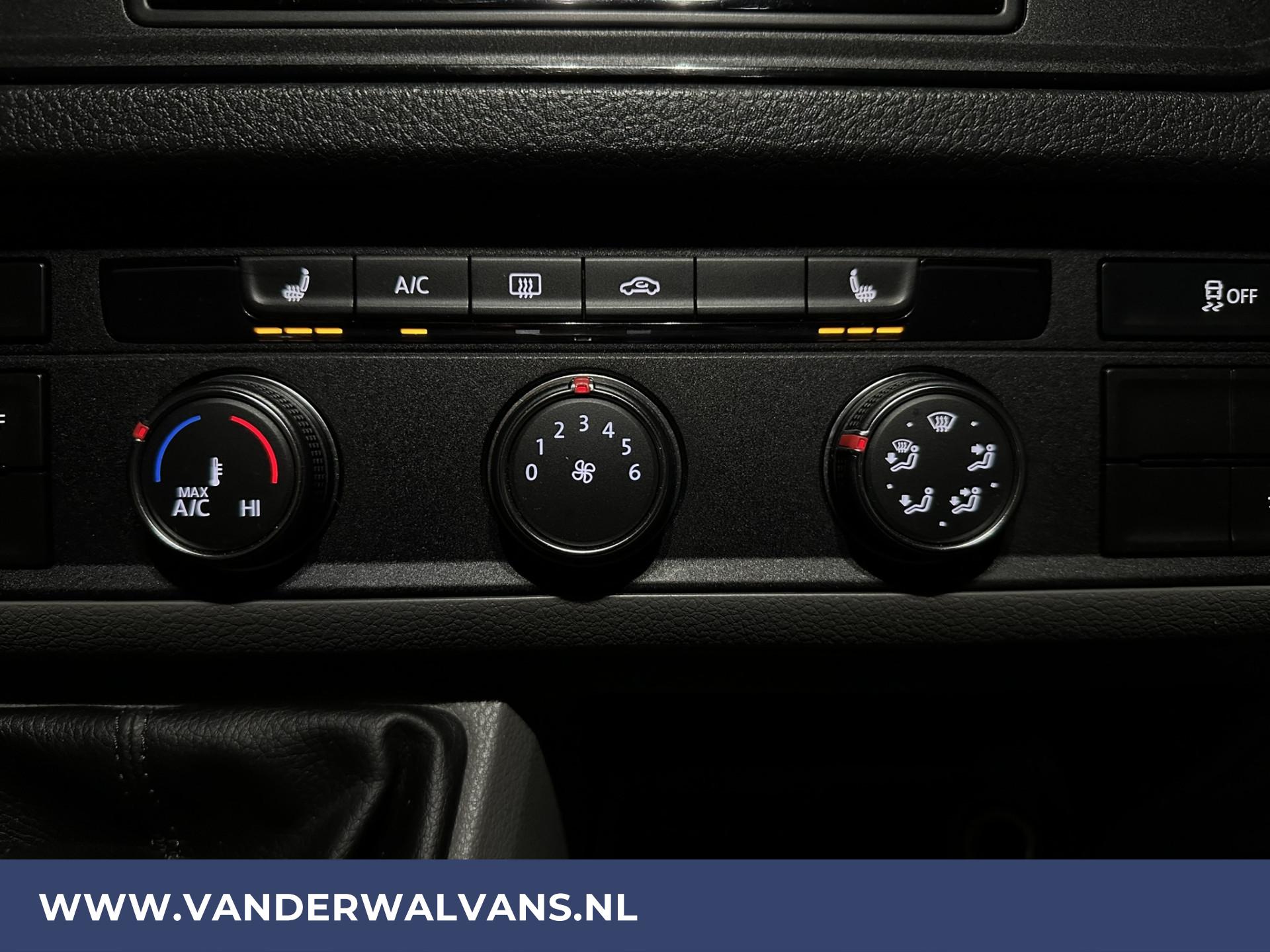 Foto 4 van Volkswagen Crafter 2.0 TDI 177pk 3500kg Trekhaak L3H3 L2H2 Euro6 Achterwiel aandrijving Airco | Navigatie