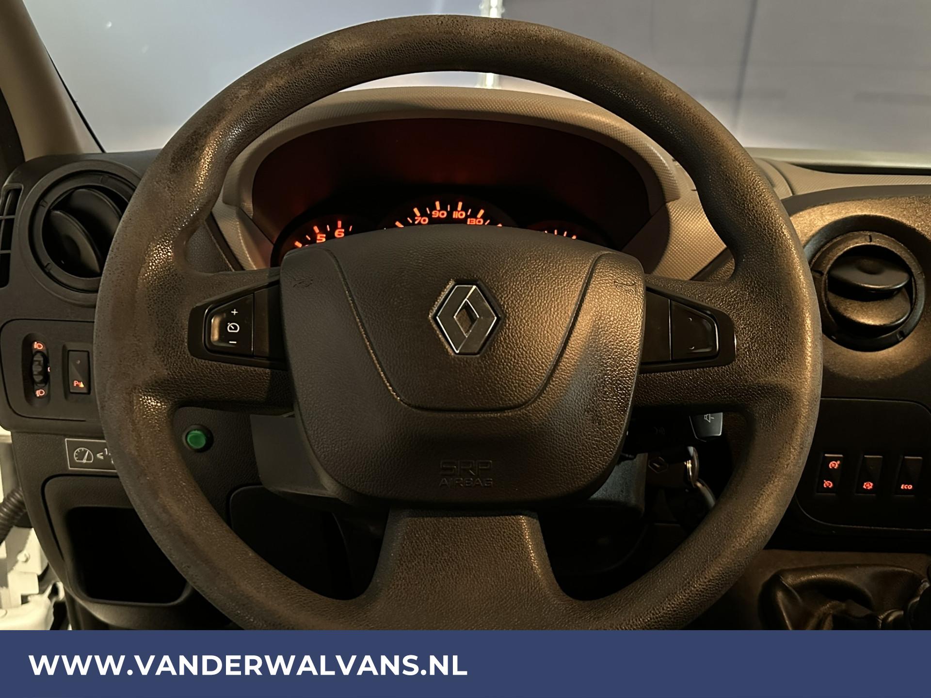 Foto 16 van Renault Master 2.3 dCi 146pk L1H1 Euro6 Airco | Imperiaal | Camera | Navigatie | Trekhaak