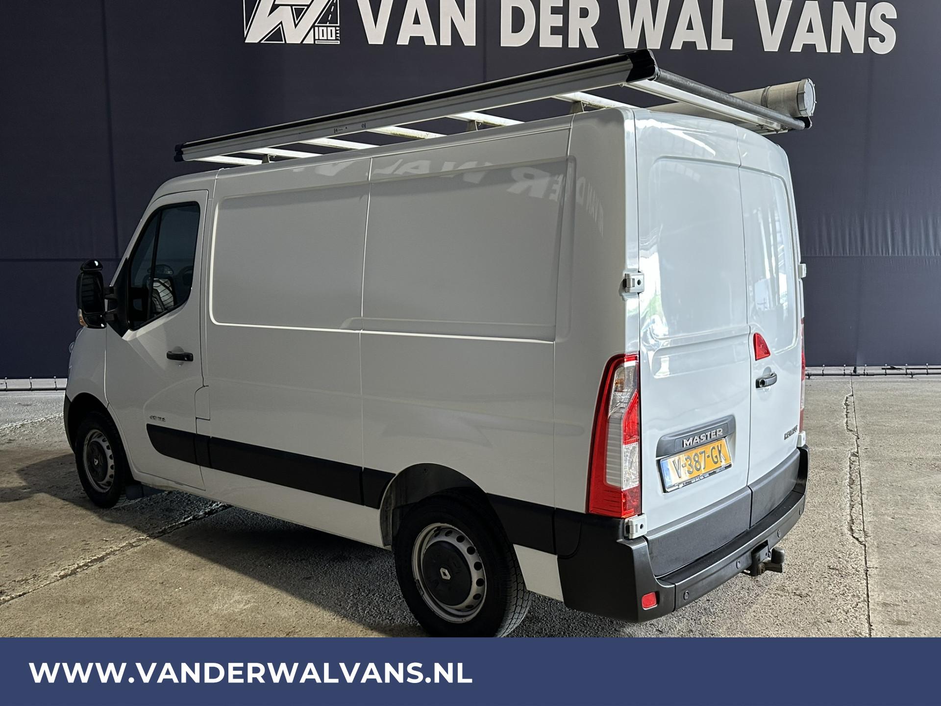 Foto 2 van Renault Master 2.3 dCi 146pk L1H1 Euro6 Airco | Imperiaal | Camera | Navigatie | Trekhaak