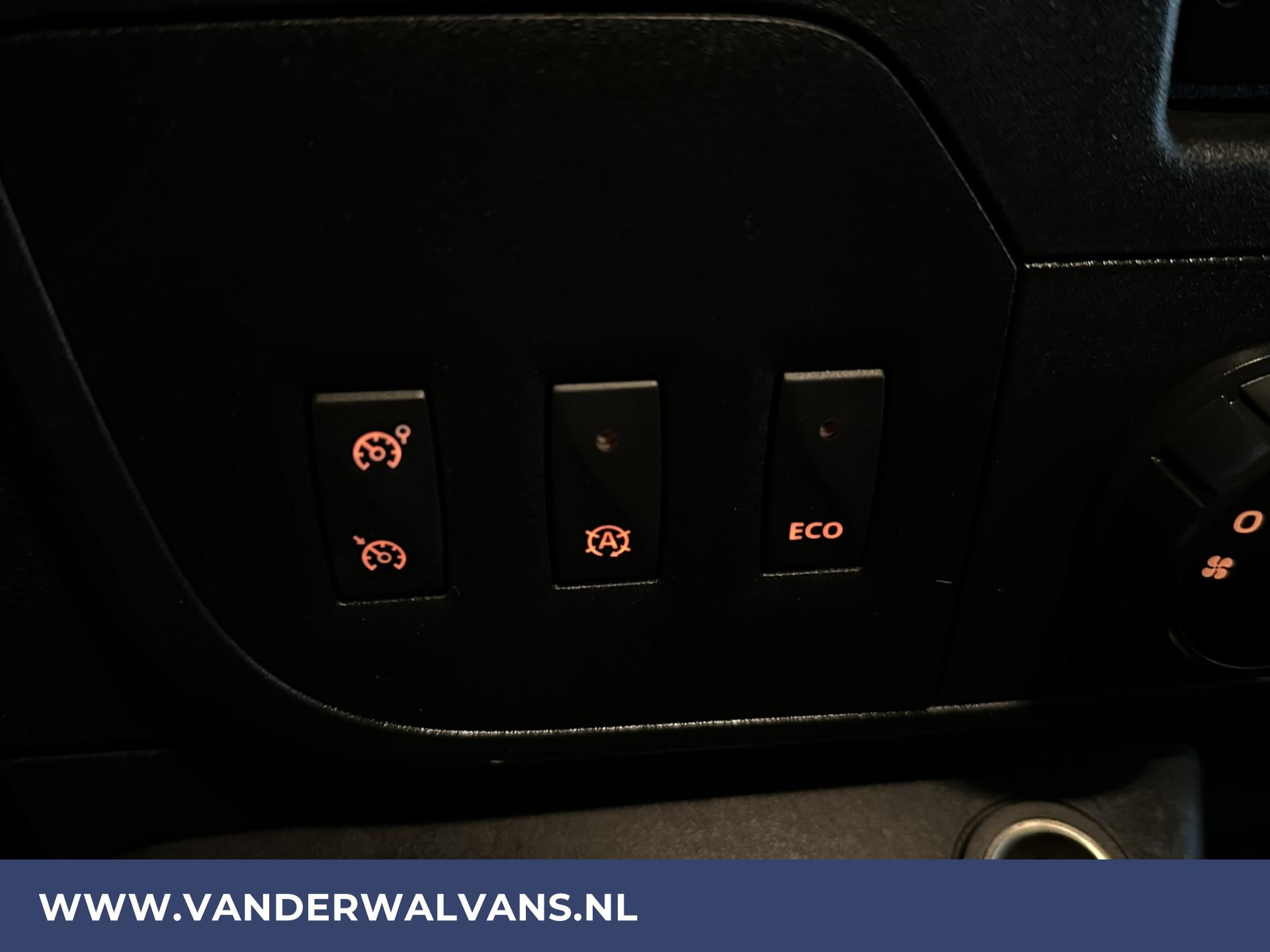 Foto 8 van Renault Master 2.3 dCi 146pk L1H1 Euro6 Airco | Imperiaal | Camera | Navigatie | Trekhaak