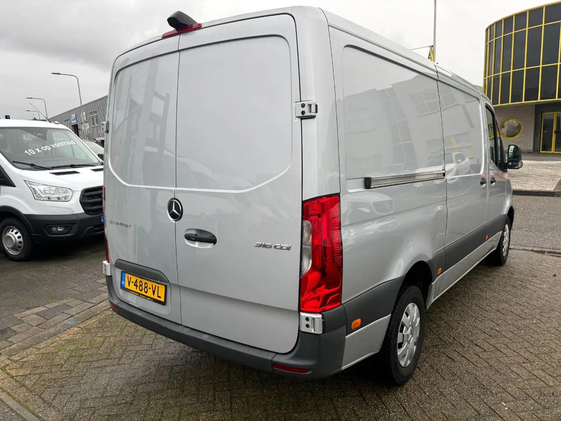 Foto 4 van Mercedes-Benz 316CDI L2H1 Automaat Airco Cruisecontrol Camera