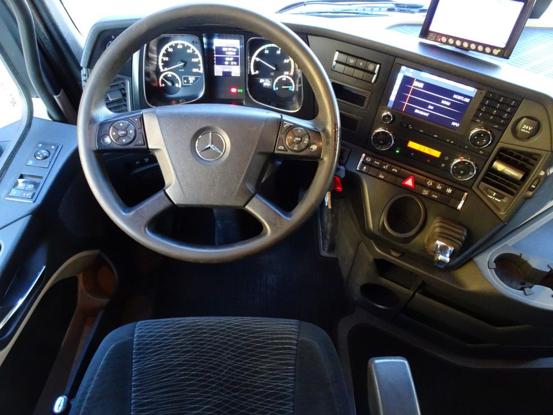 Foto 10 van Mercedes-Benz ACTROS 2645 / 6X2/4 / HYDRAULIC / 364 dkm!