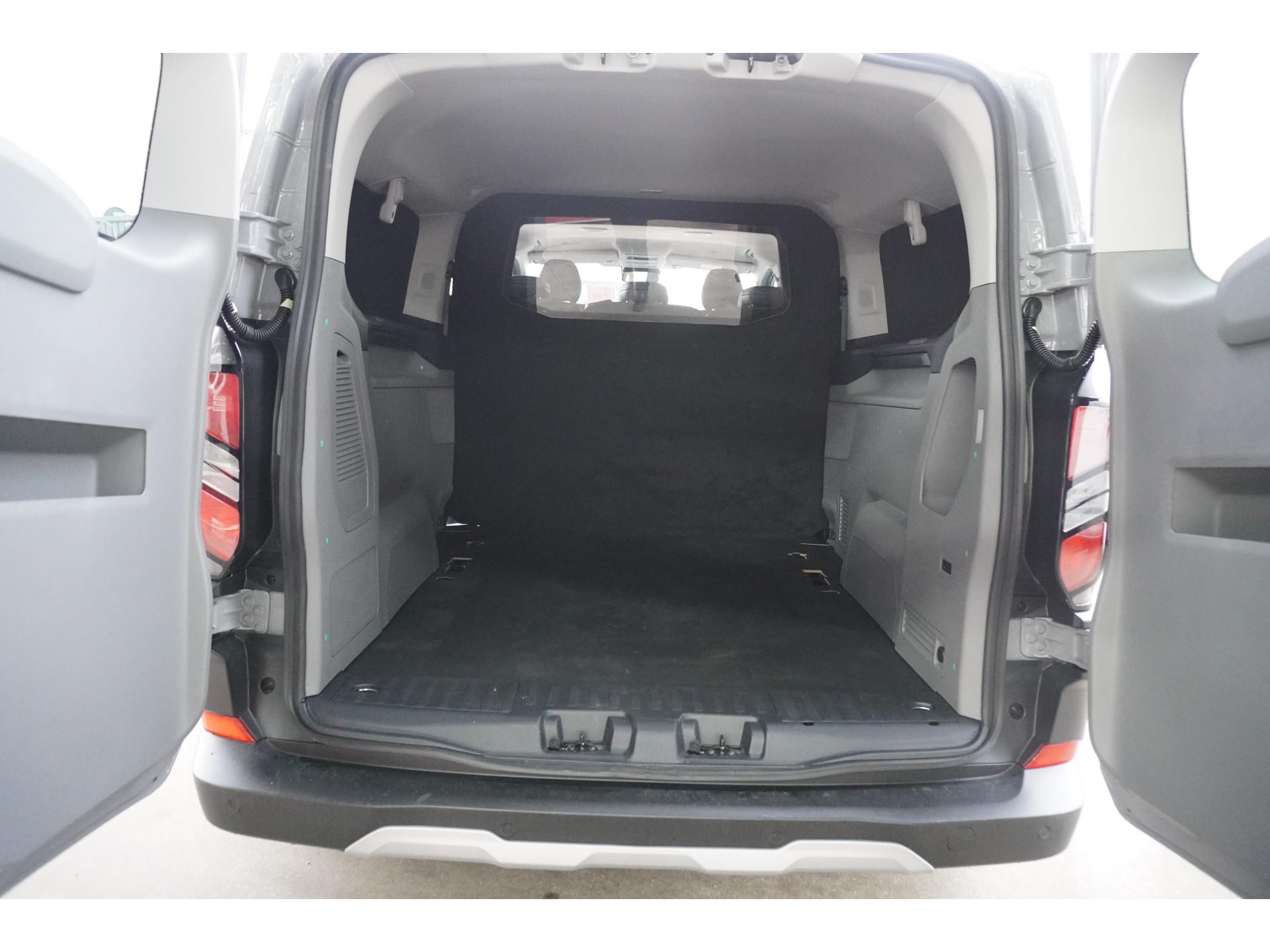 Foto 10 van Ford 320L 2.0 TDCI 170PK L2H1 Trail DubbelCabine AWD Automaat Schuifdeur L/R