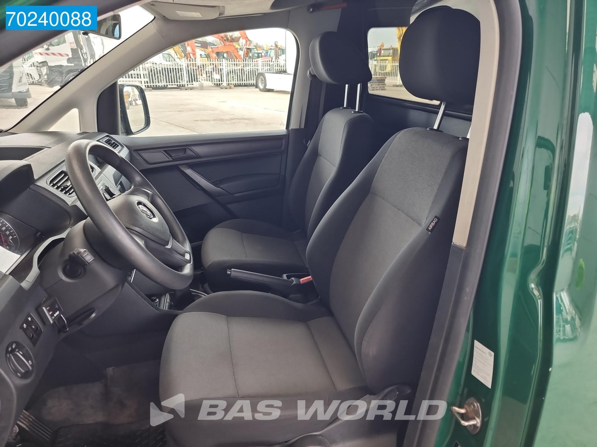Foto 12 van Volkswagen Caddy 110PK L1H1 4-Motion Euro6 Airco Trekhaak 4x4 4WD Allrad 3m3 Airco Trekhaak Cruise control