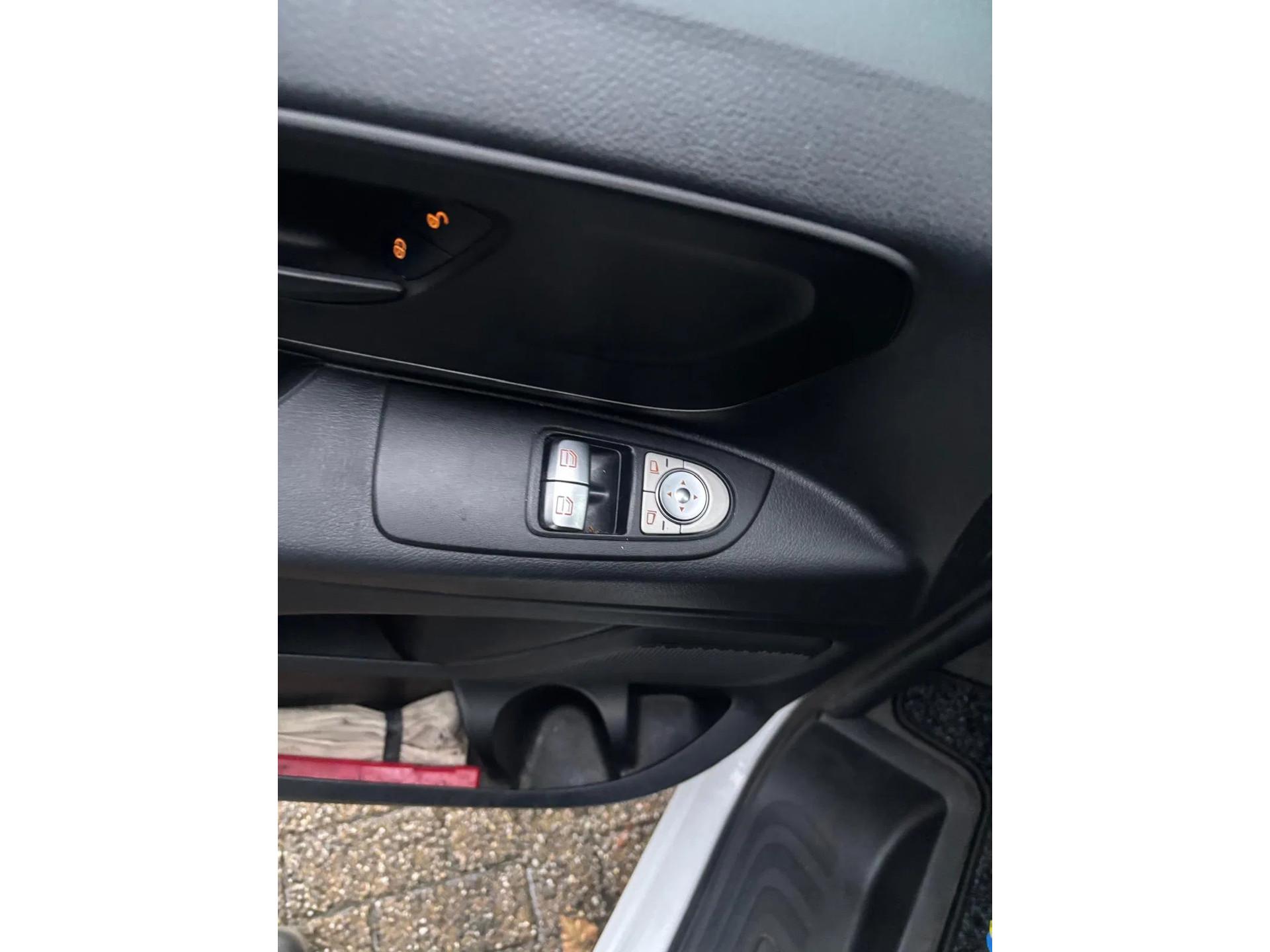 Foto 10 van Mercedes-Benz 114CDI L2H1 Automaat Cruisecontrol Navi Dubbele schuifdeur EURO 6