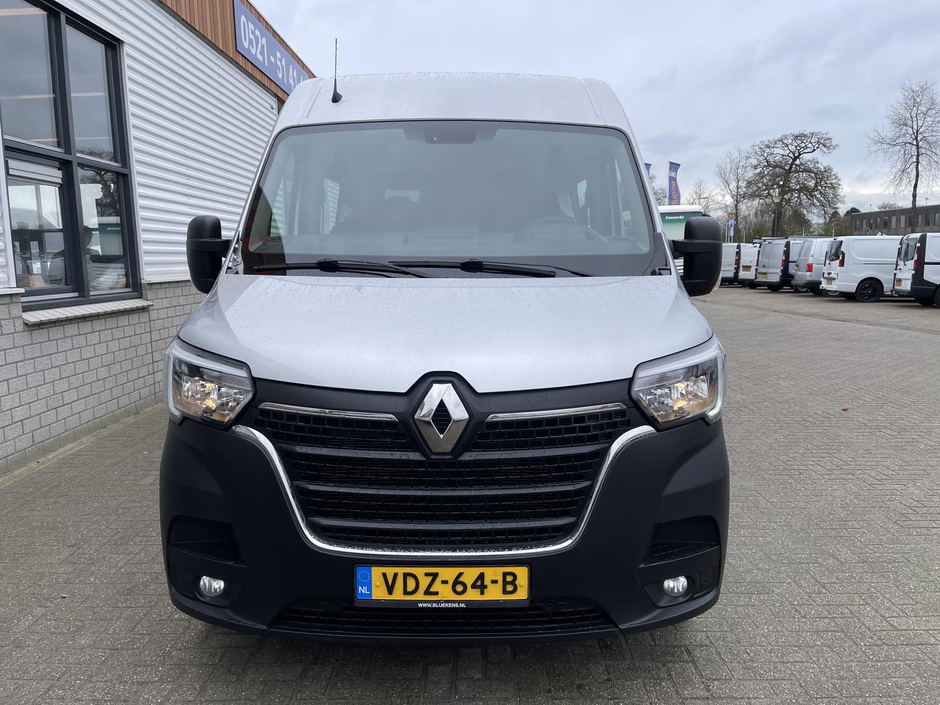 Foto 3 van Renault Master T35 2.3 dCi 135 L3H2 DC 7 persoons / vaste prijs rijklaar € 25.850 ex btw / lease vanaf € 462