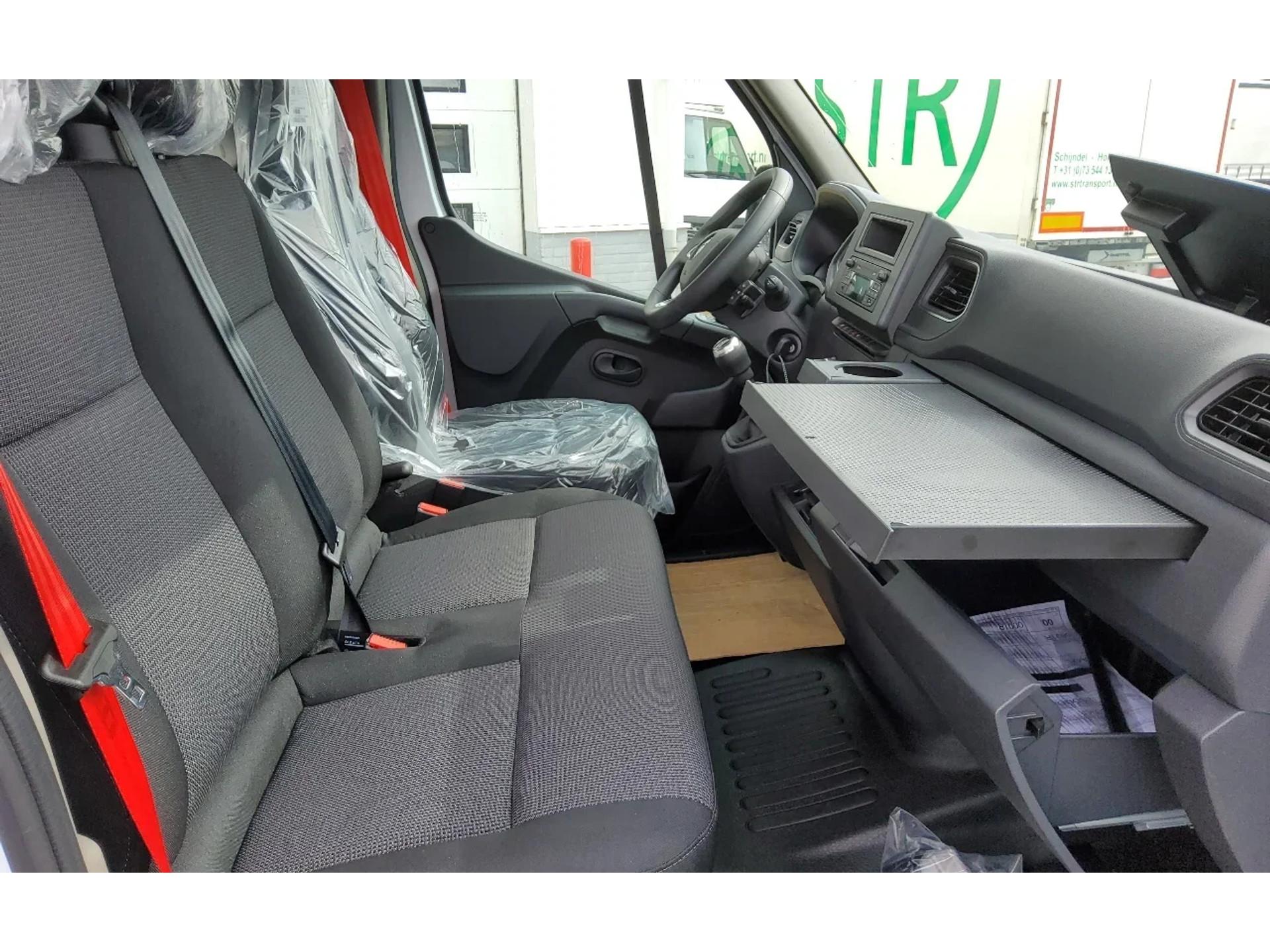 Foto 16 van Renault Master 165.35 WIT L3H2 DL GESLOTEN - EURO 6 -RED EDITION