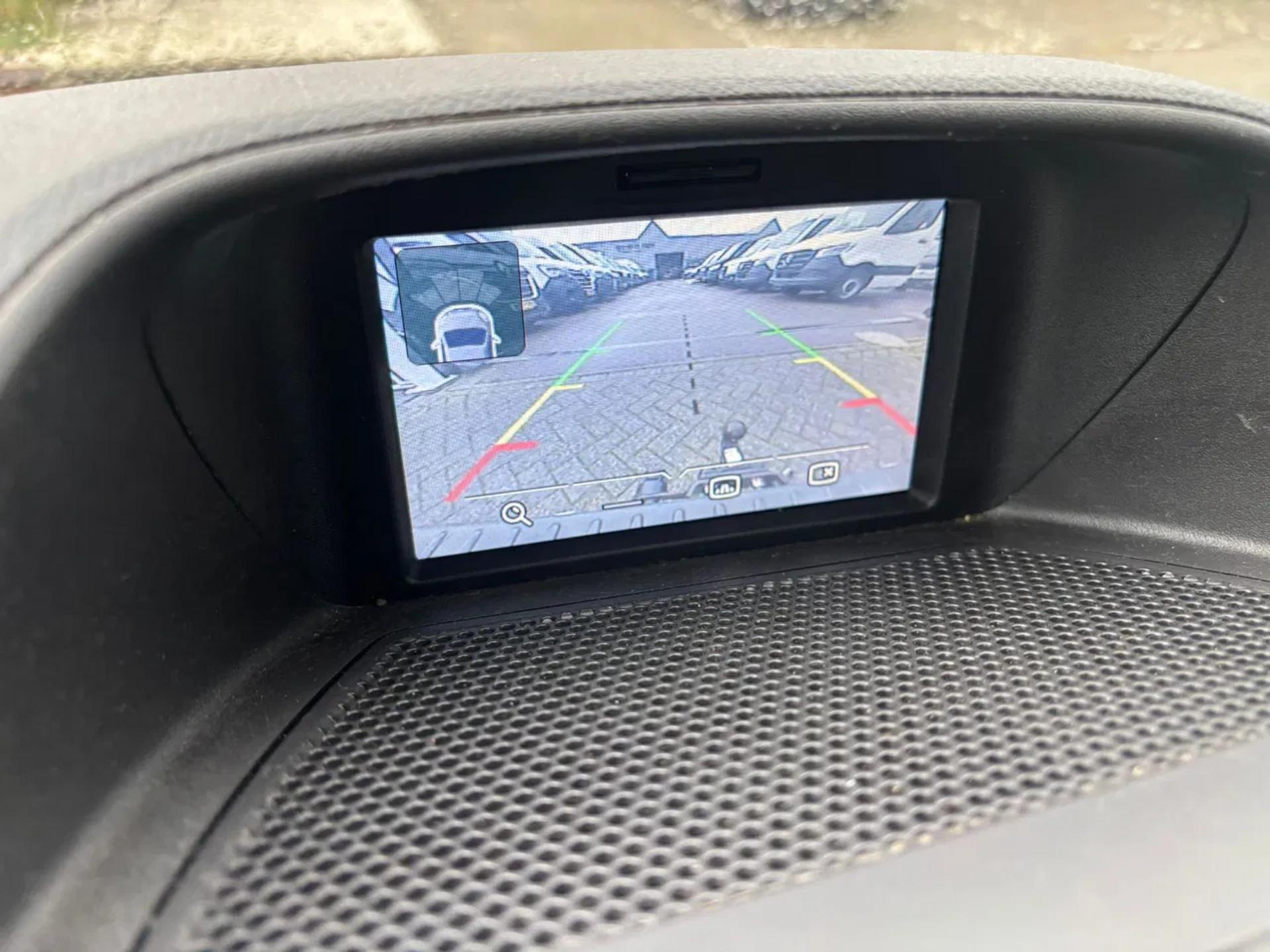 Foto 13 van Ford 2.0TDCI L1H1 Airco Navi Trekhaak Cruisecontrol