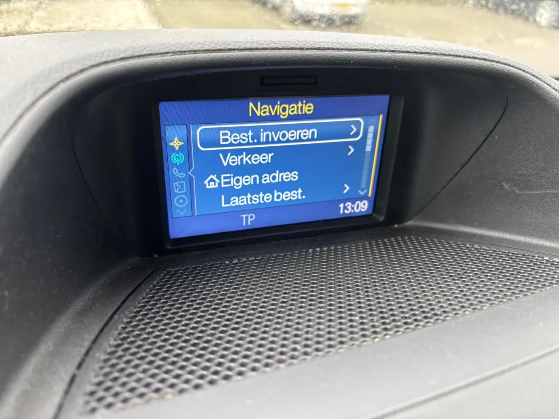 Foto 14 van Ford 2.0TDCI L1H1 Airco Navi Trekhaak Cruisecontrol