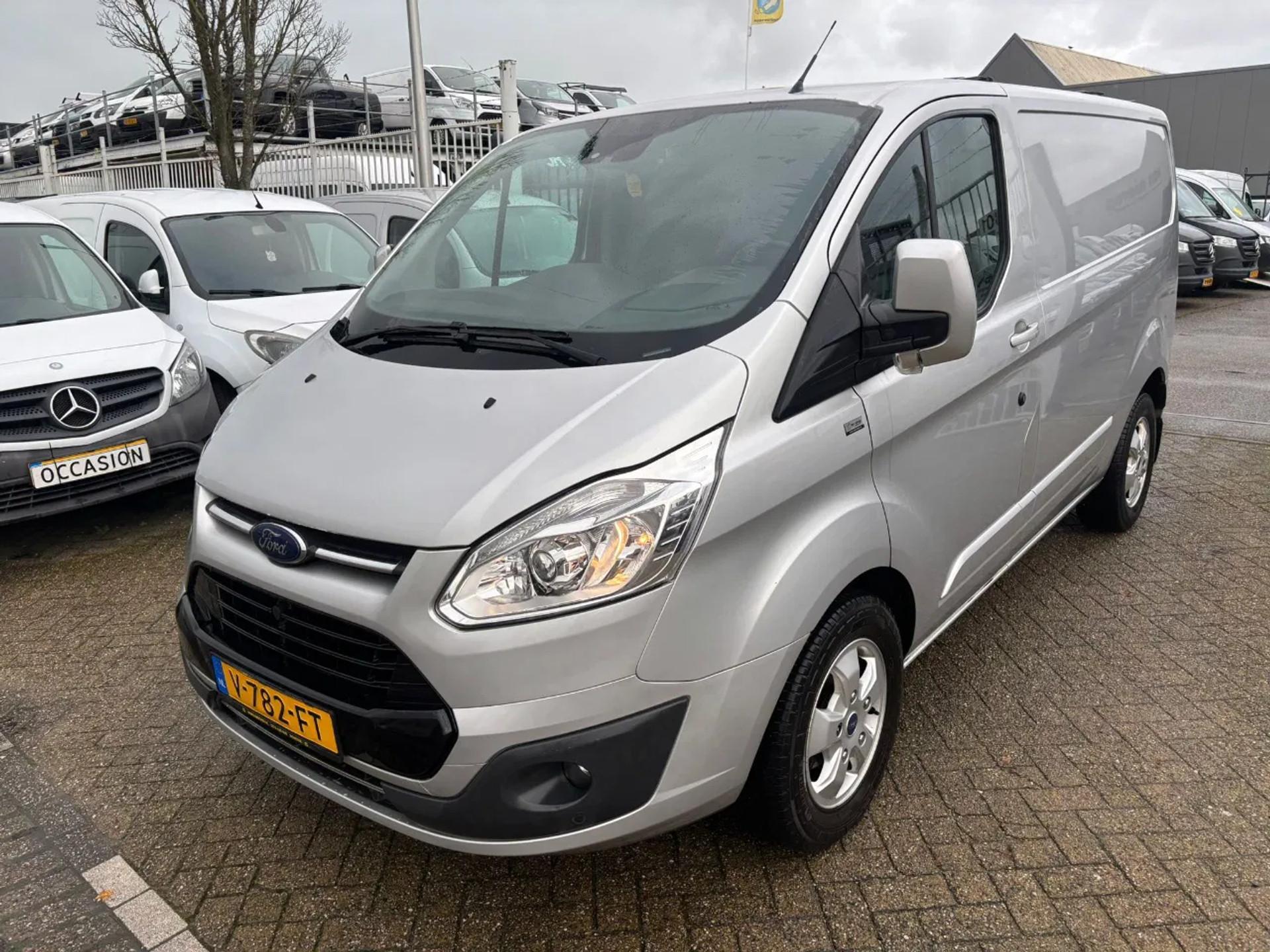 Foto 2 van Ford 2.0TDCI L1H1 Airco Navi Trekhaak Cruisecontrol