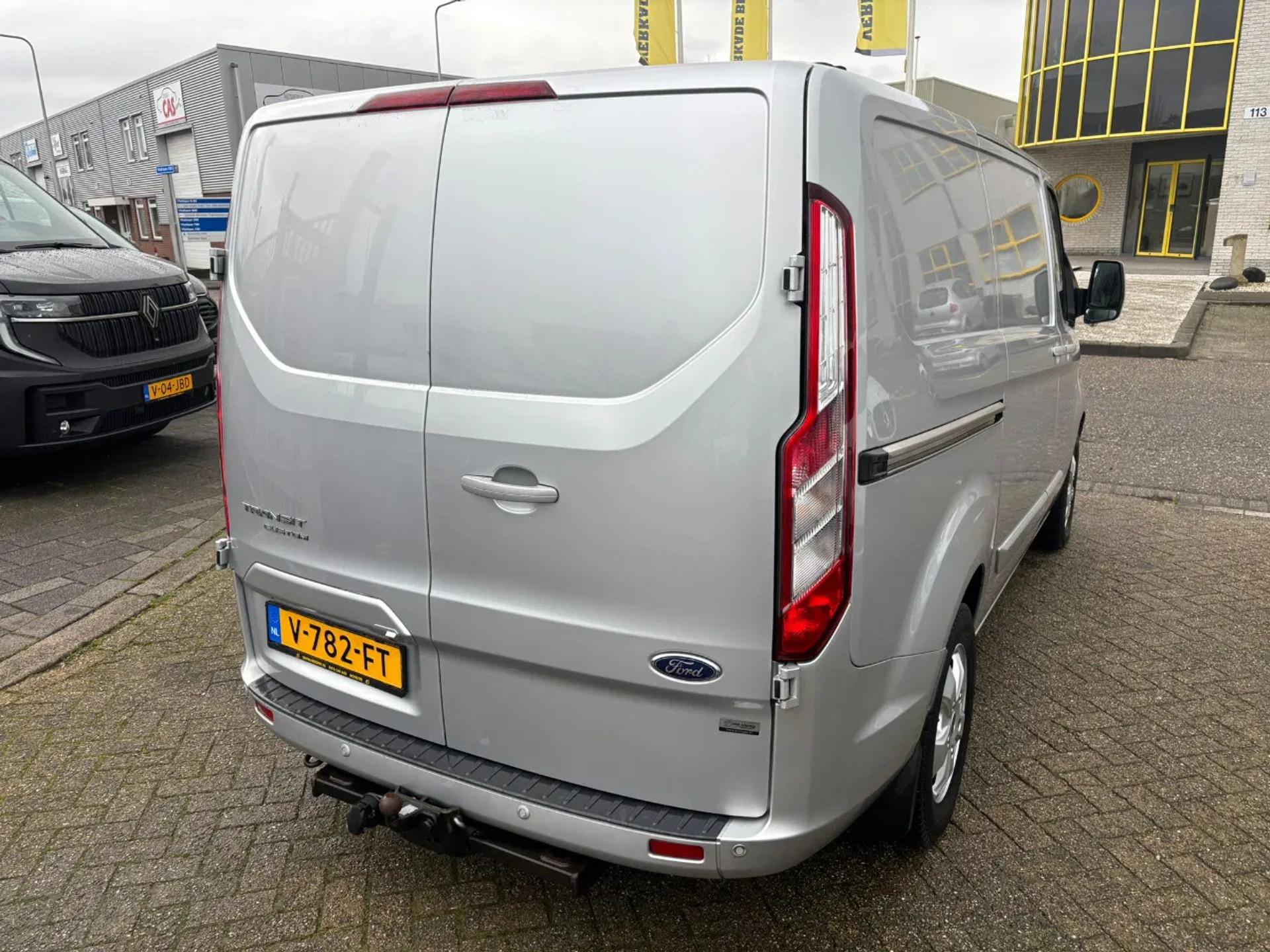 Foto 3 van Ford 2.0TDCI L1H1 Airco Navi Trekhaak Cruisecontrol