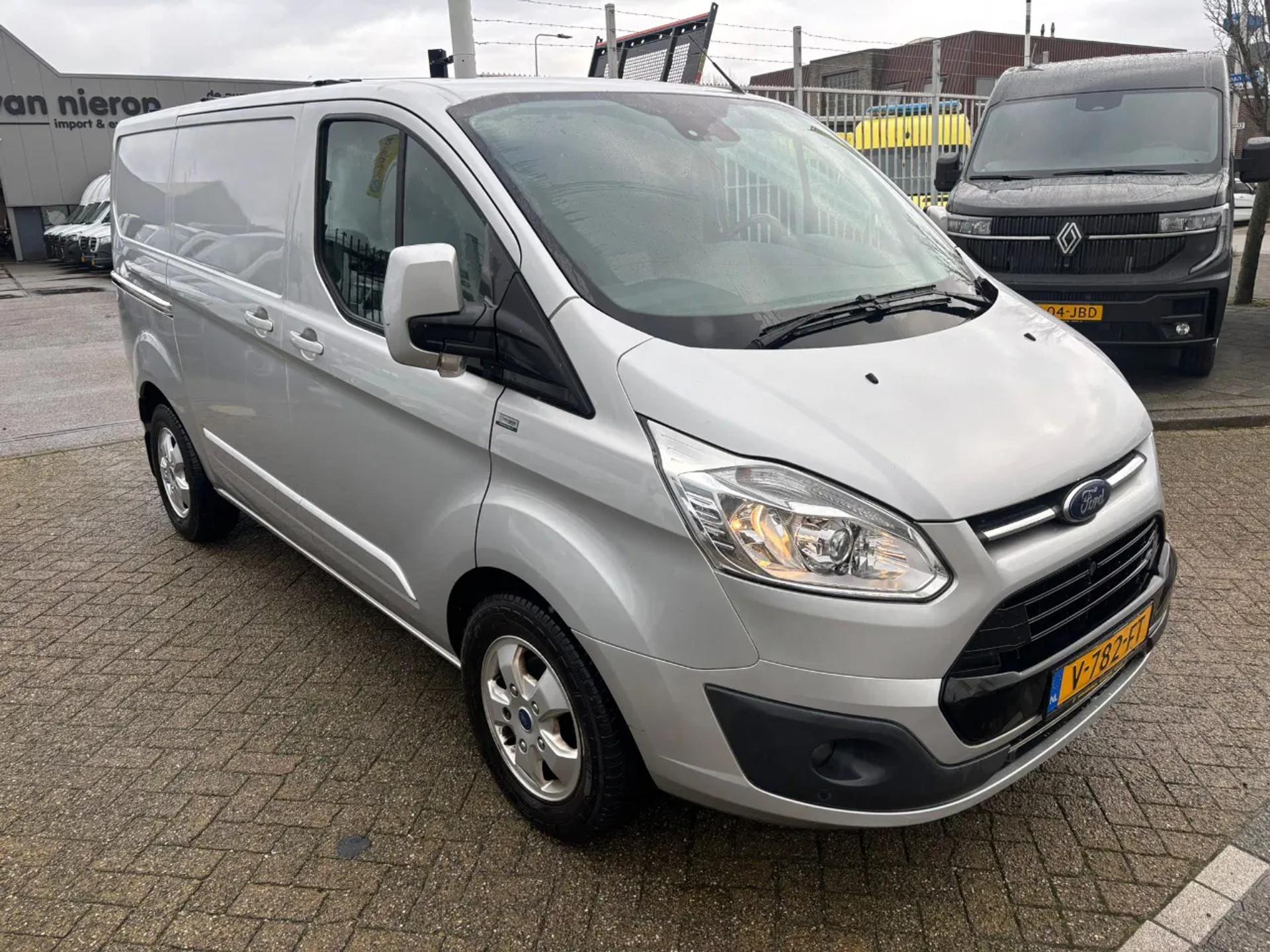 Foto 4 van Ford 2.0TDCI L1H1 Airco Navi Trekhaak Cruisecontrol