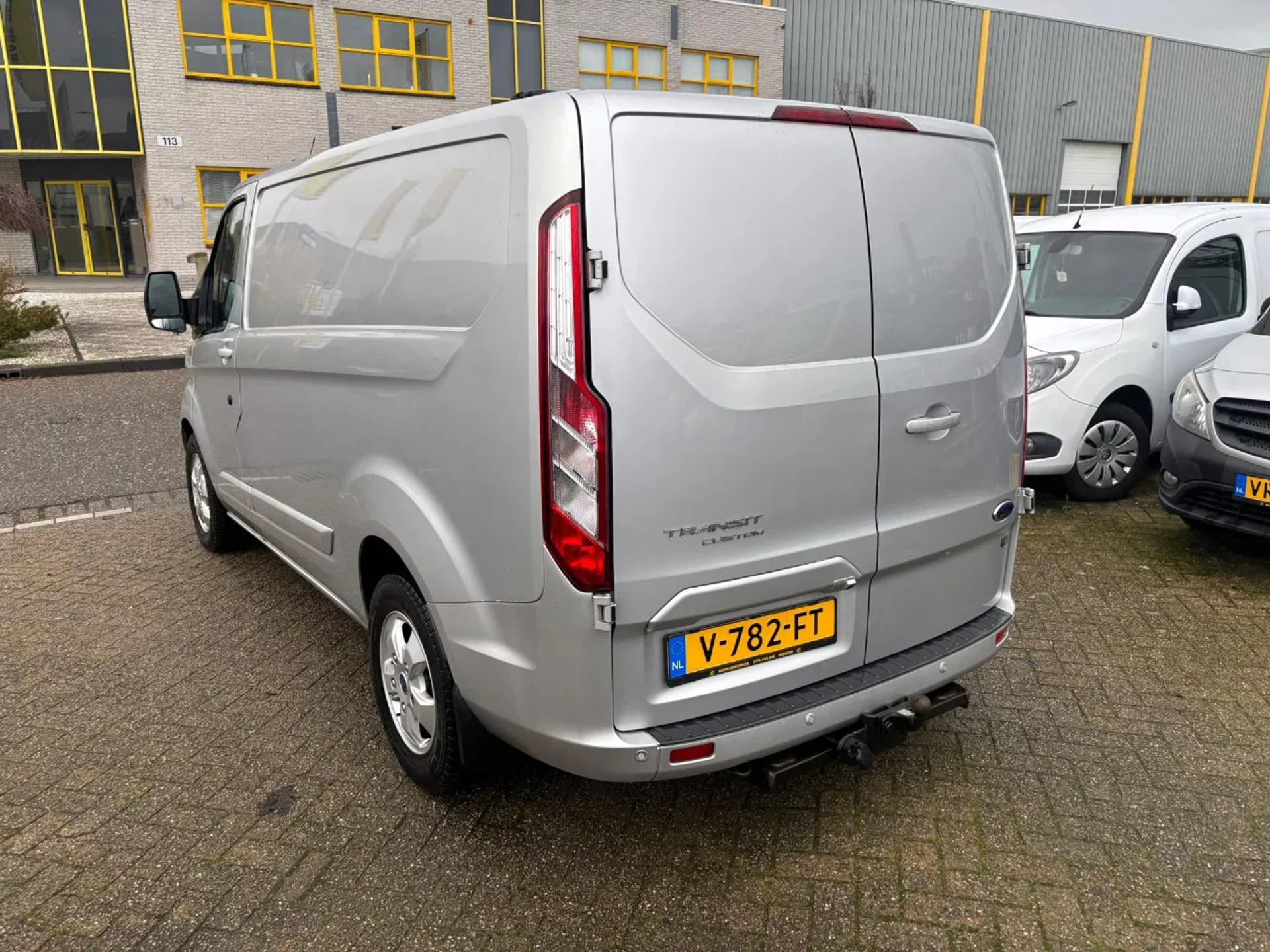 Foto 5 van Ford 2.0TDCI L1H1 Airco Navi Trekhaak Cruisecontrol