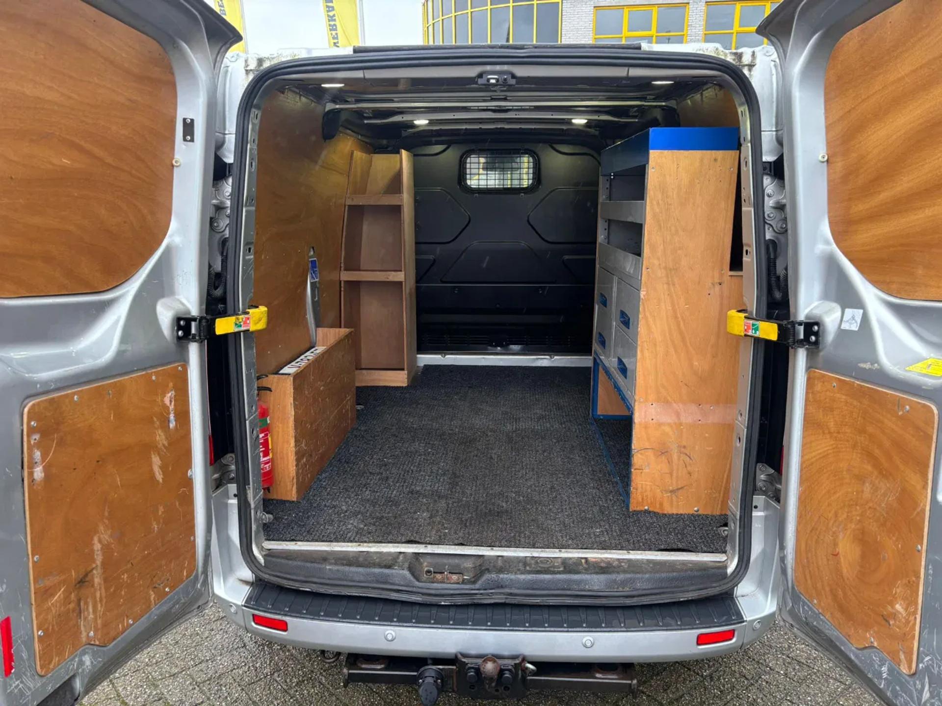 Foto 6 van Ford 2.0TDCI L1H1 Airco Navi Trekhaak Cruisecontrol