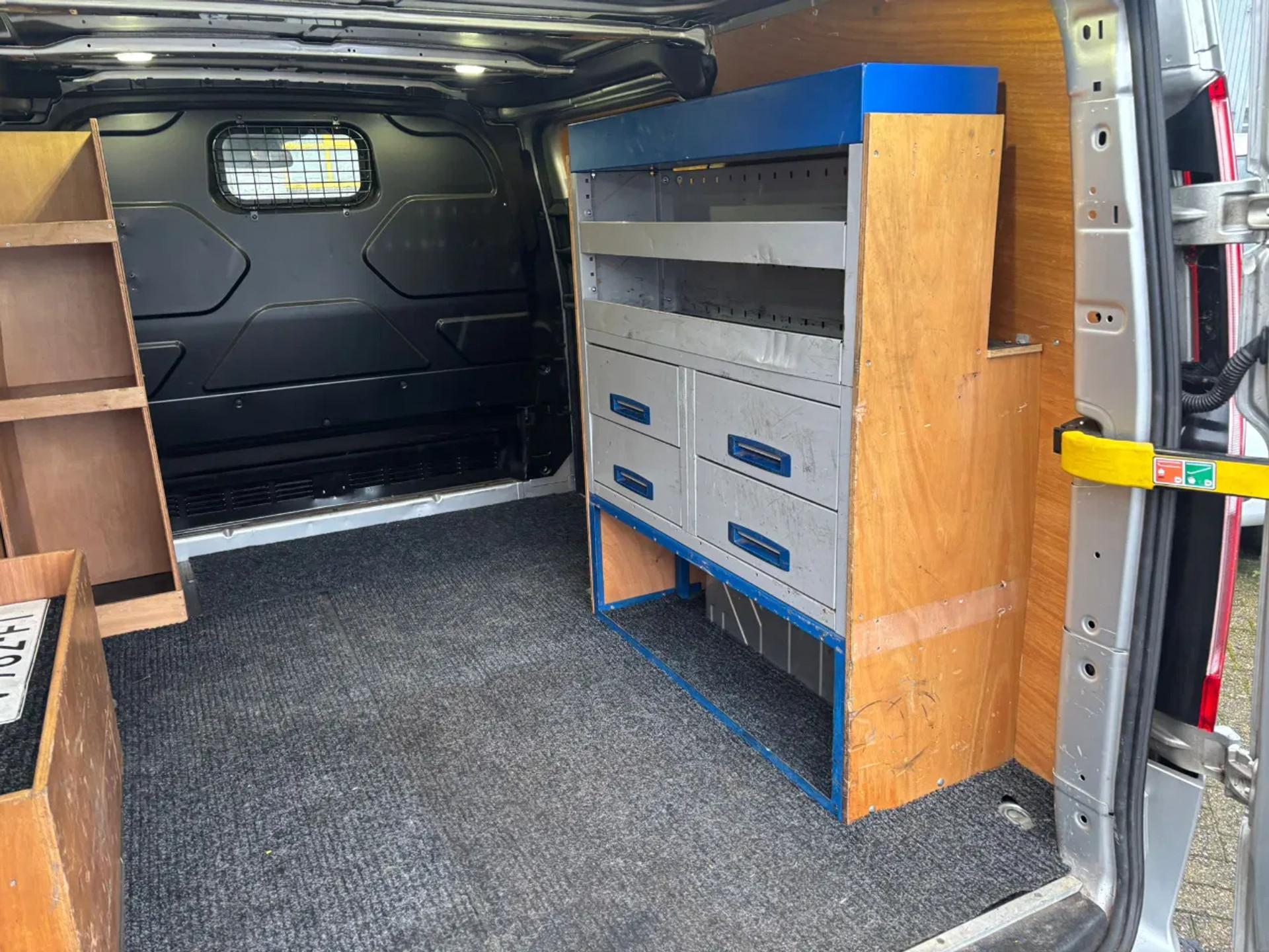 Foto 7 van Ford 2.0TDCI L1H1 Airco Navi Trekhaak Cruisecontrol